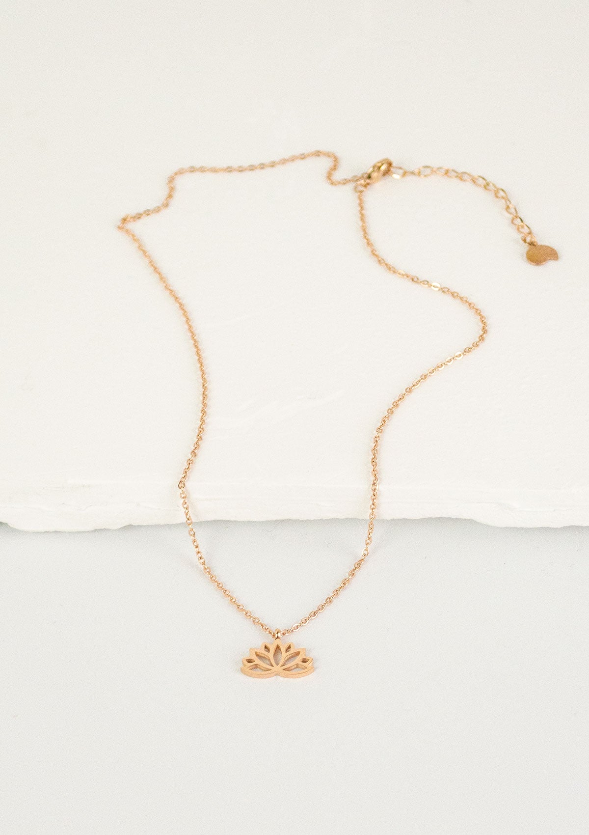 Collar de Colgante Loto en Oro Rosa