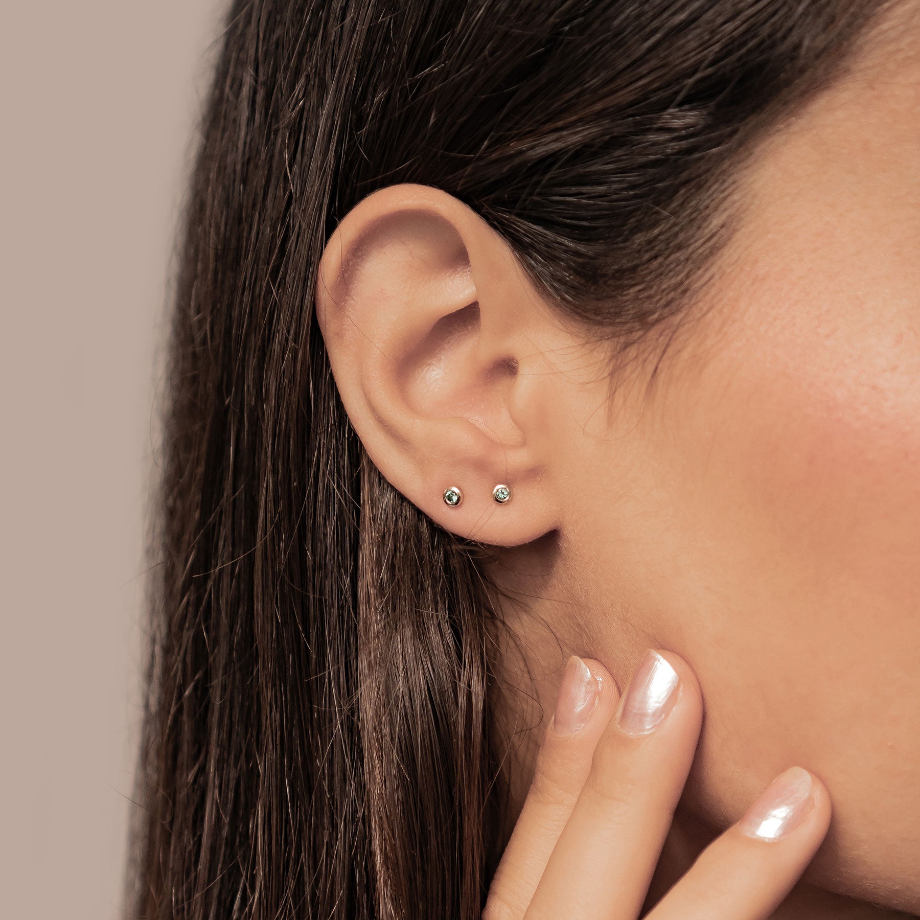 Evergreen Soul – Ohrstecker aus 585er Gold (14 Karat) mit Smaragden