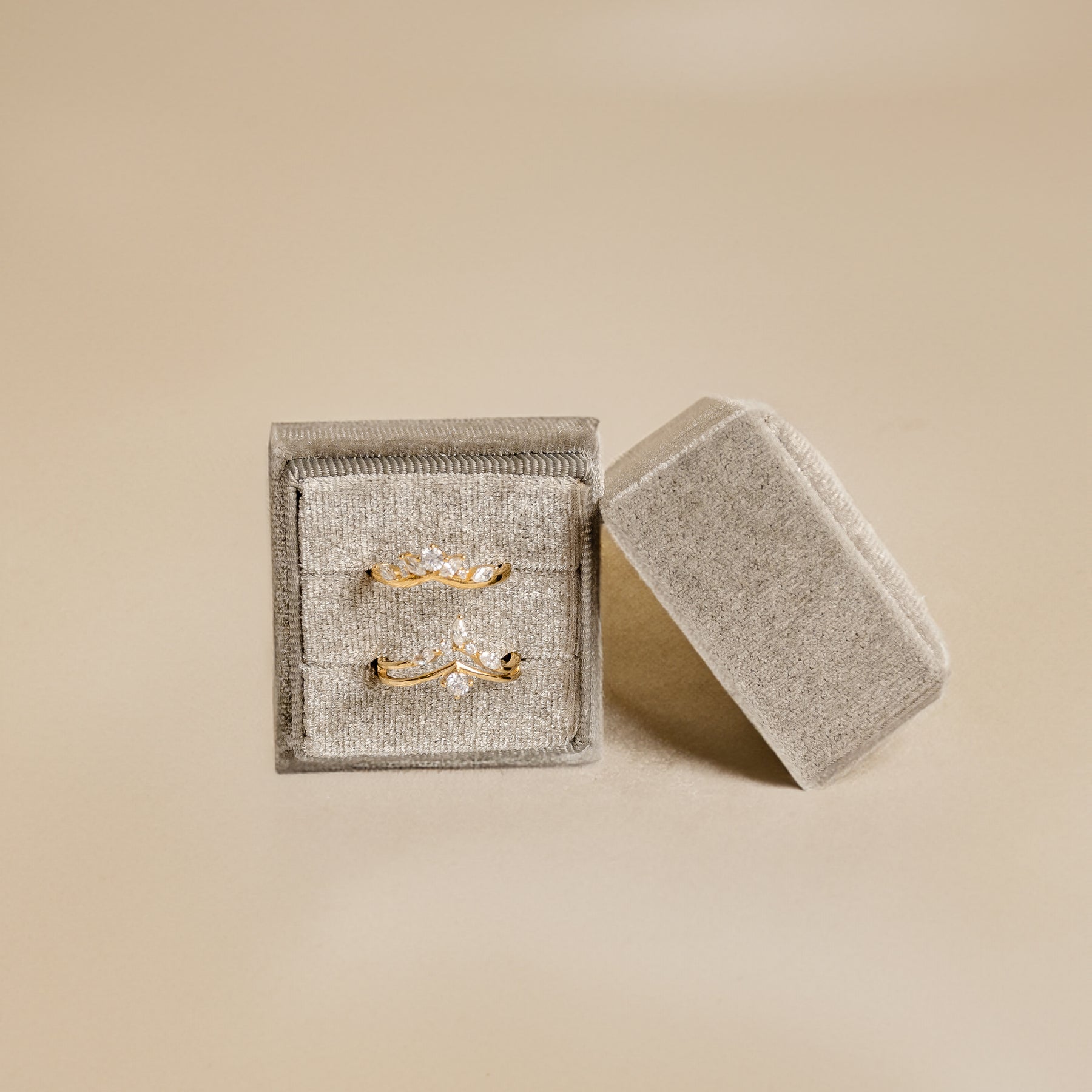Hey Happiness Caja Velvet Anillo y Pendientes