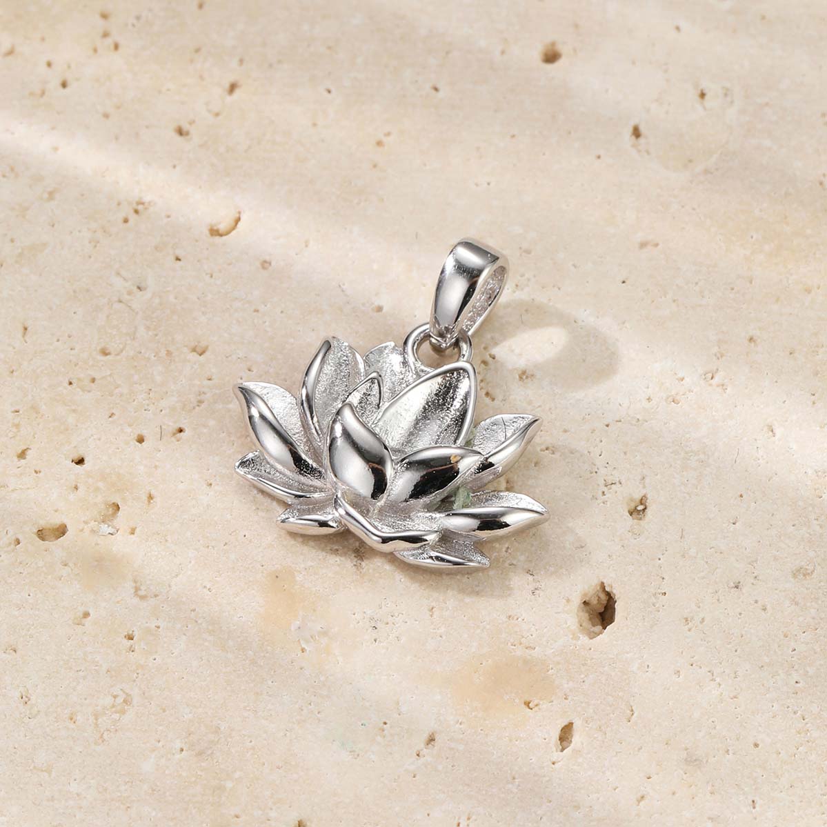 Lotus Anhänger Halskette für Ausdauer aus Sterlingsilber
