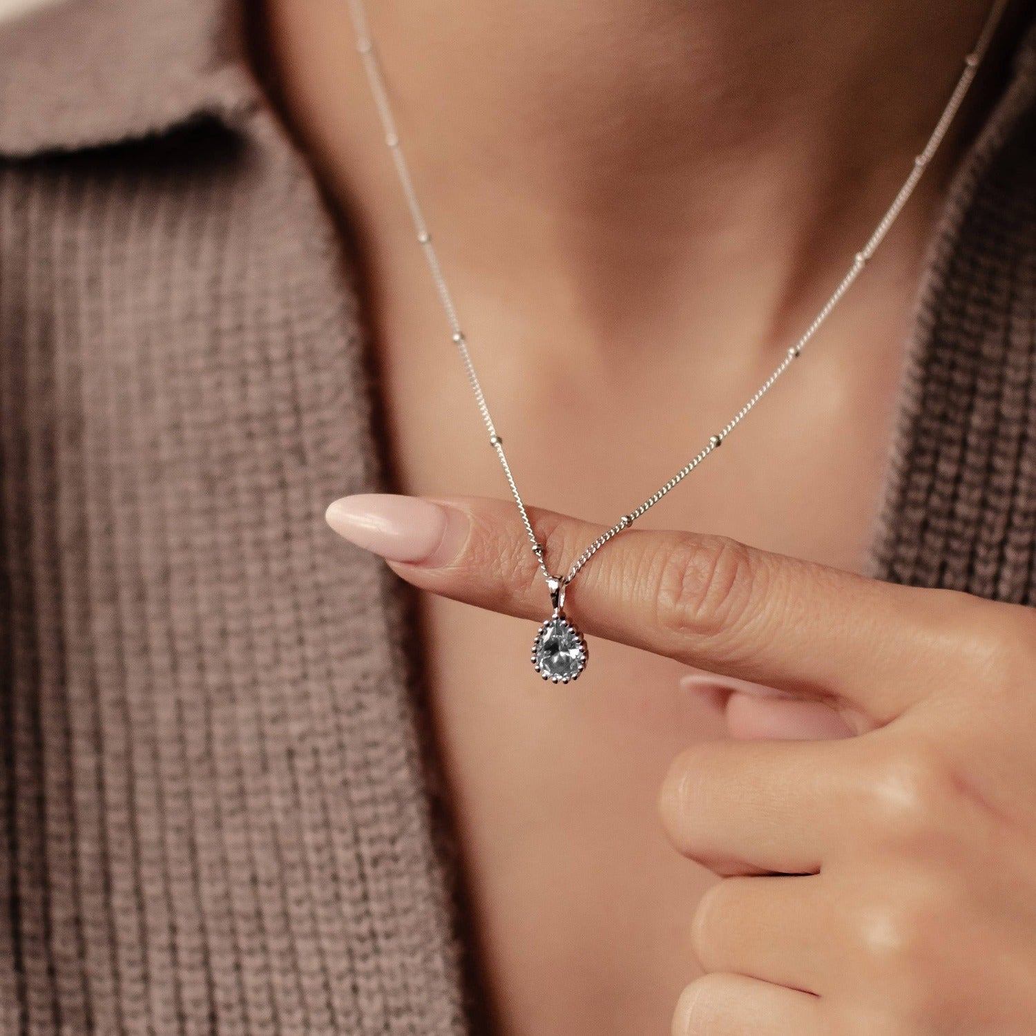 März Aquamarin Geburtsstein Halskette Sterlingsilber