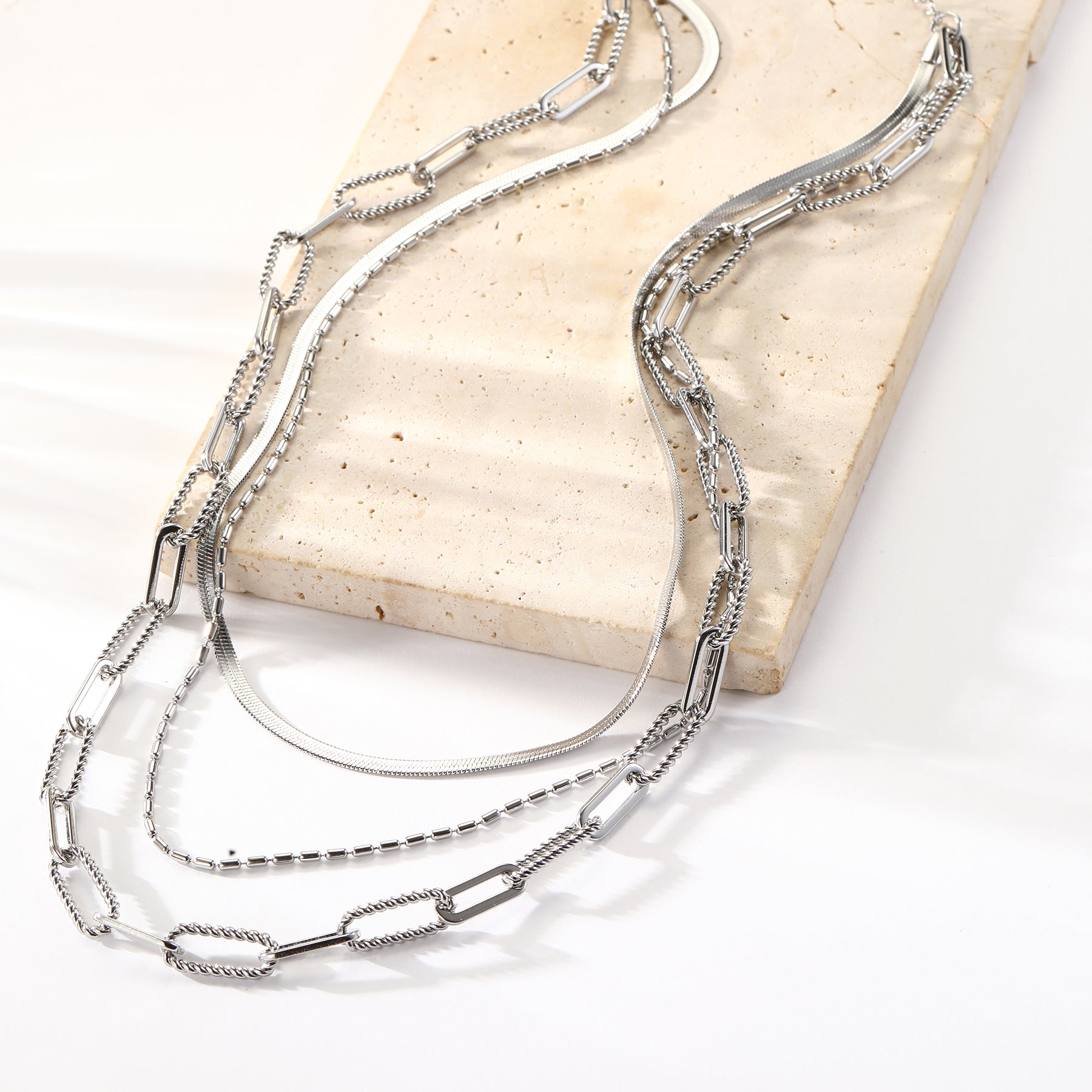 Collier à Trois Rangées Chaînes Intemporel Waterproof