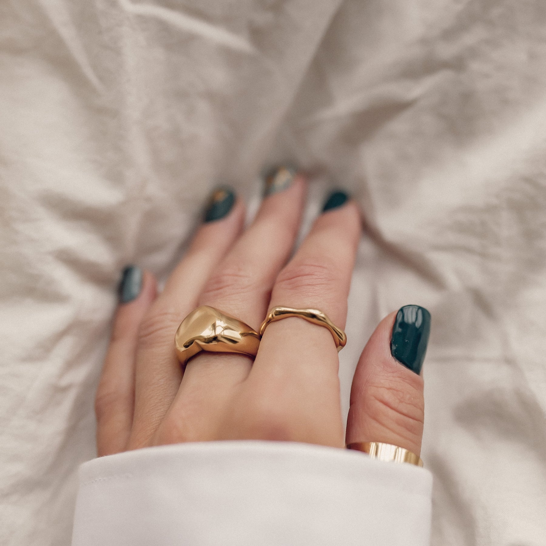 Anillo Grueso de Corazón en Oro