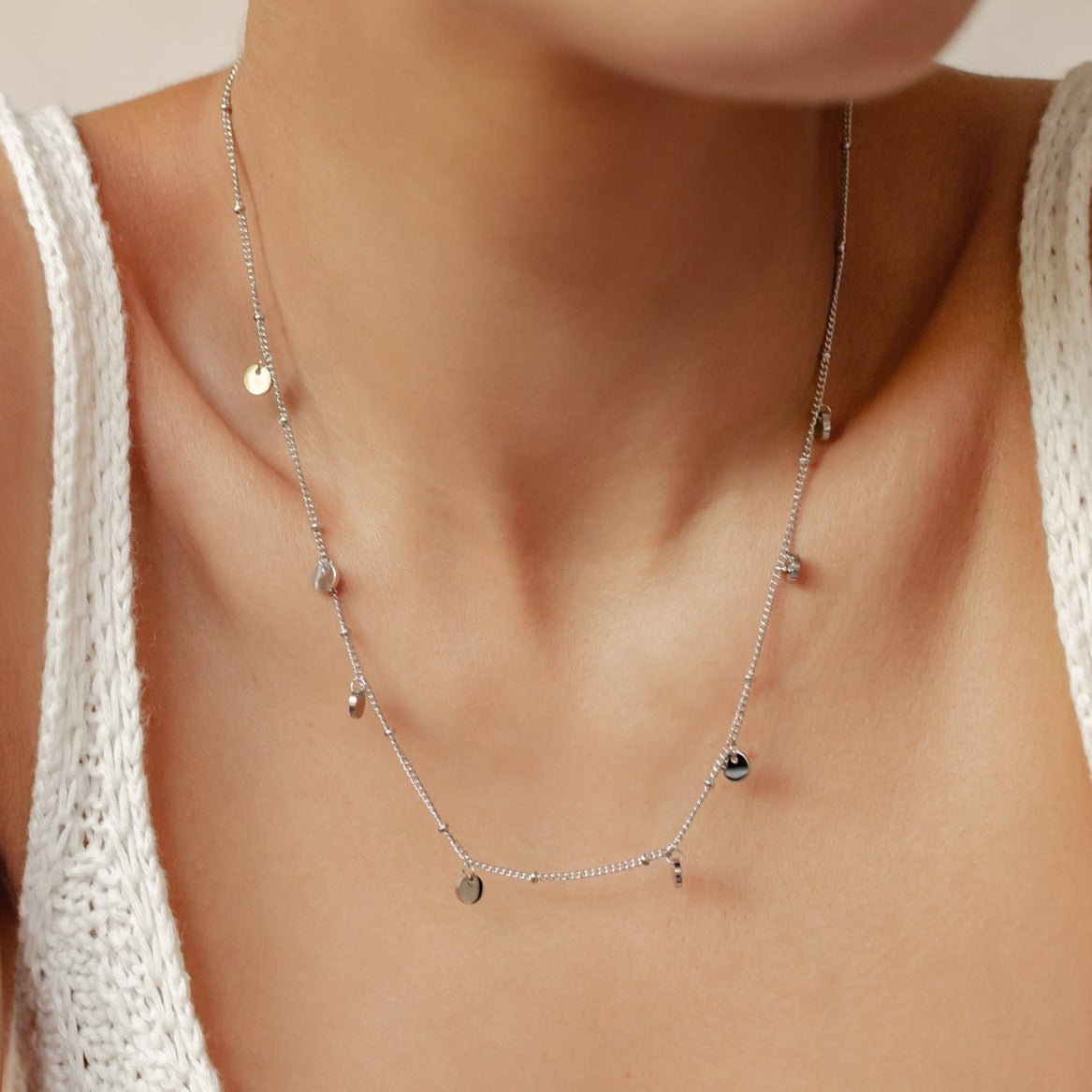 Collar de Cadena con Bolitas y Círculos en Plata
