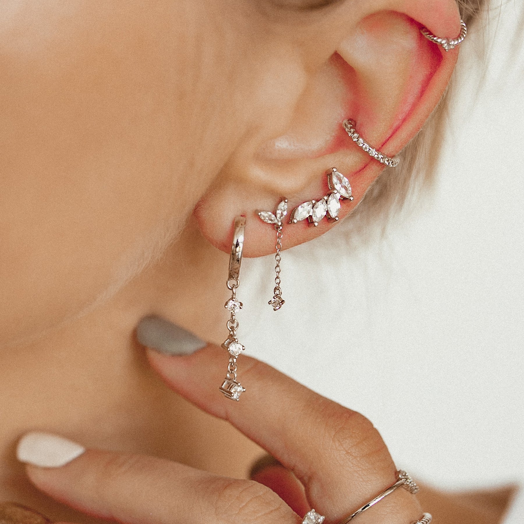 Pendientes Huggie Oscilantes Plata de Ley 925
