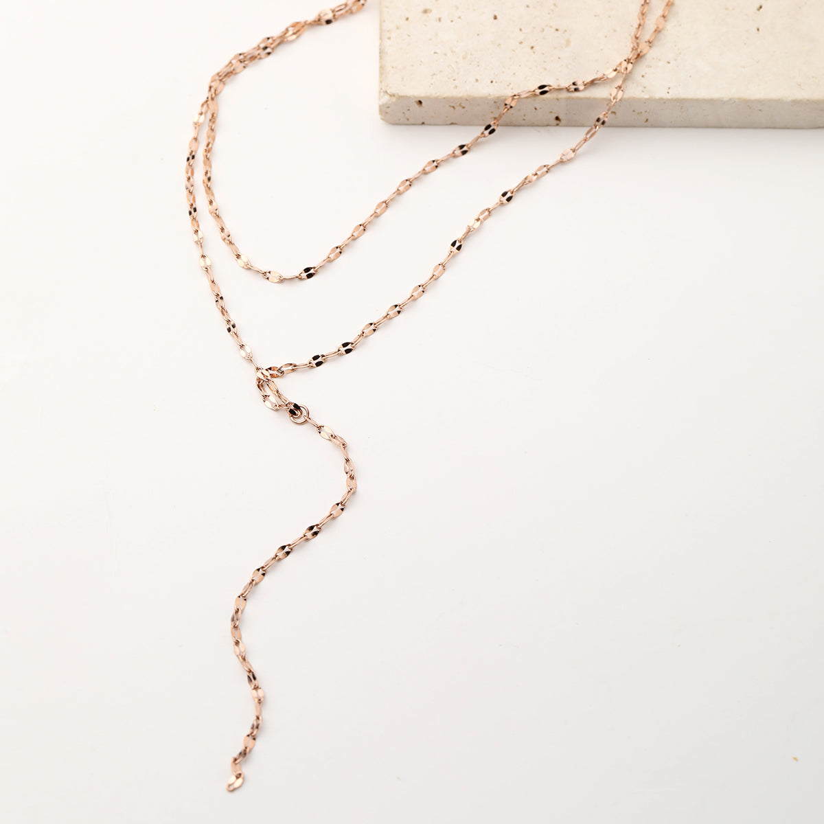Collar Cadena Curvada Y en Oro Rosa
