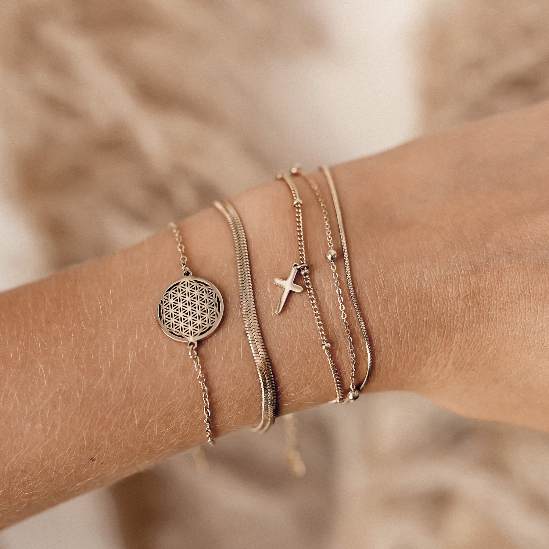 Brazalete Flor de la Vida en Oro