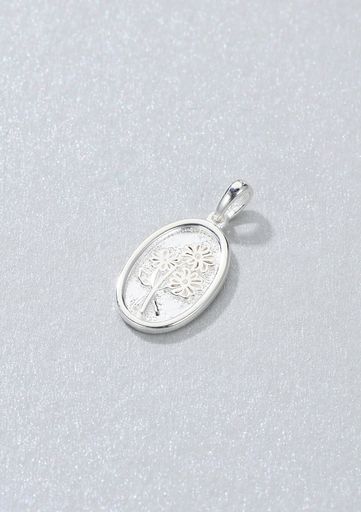 Oval Daisy Pendant Sterling Silver