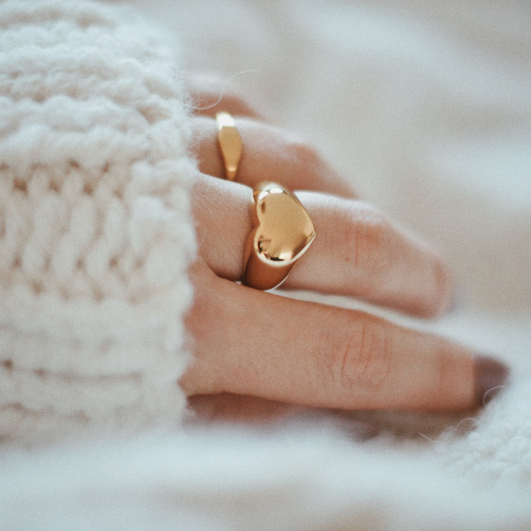 Schöner Ring Goldfarbe