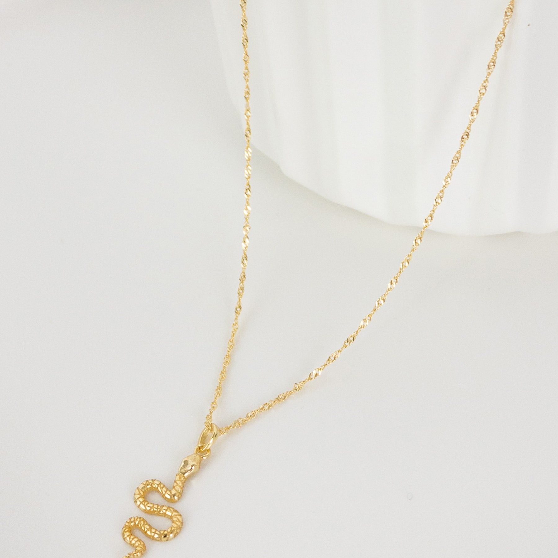 Collar Colgante Serpiente Plata de Ley 925 en Oro