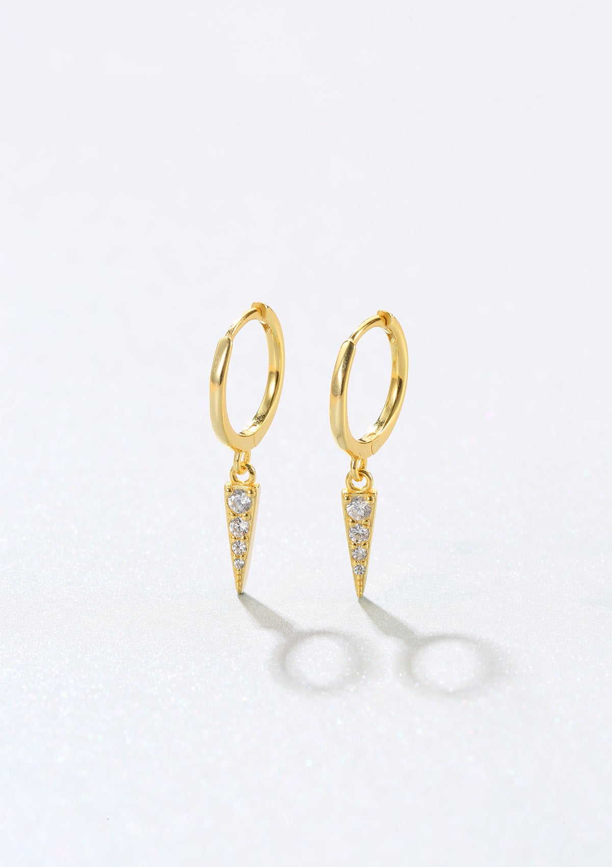 Stachel Huggies Ohrringe Sterlingsilber in Gold