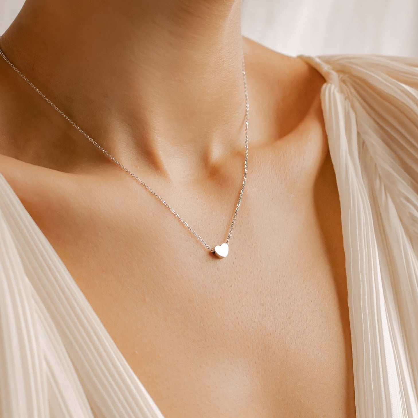Feine Kette mit Herz Anhänger in Silber