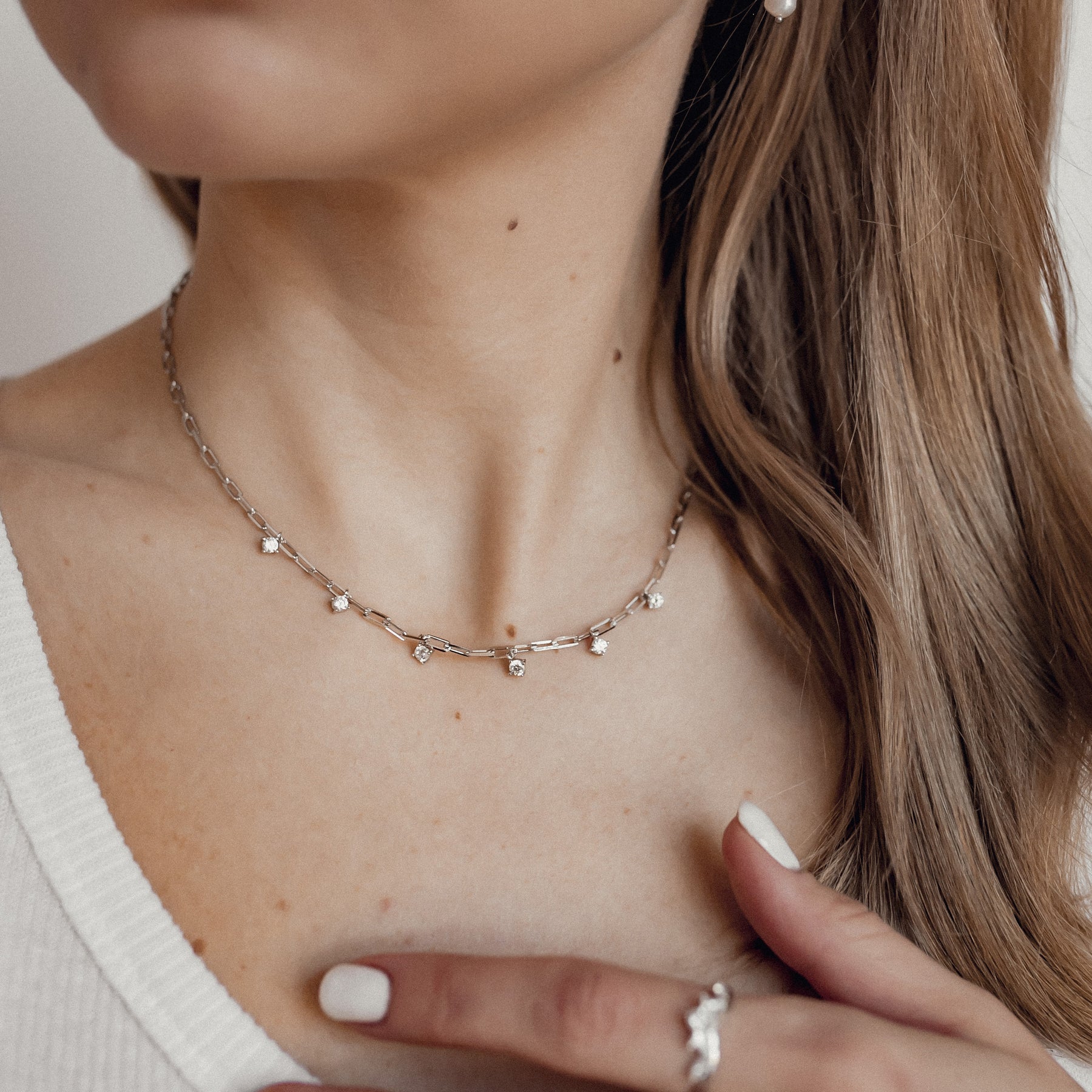 Pendientes de Lágrima con Perla Aro Torcido Plata de Ley 925