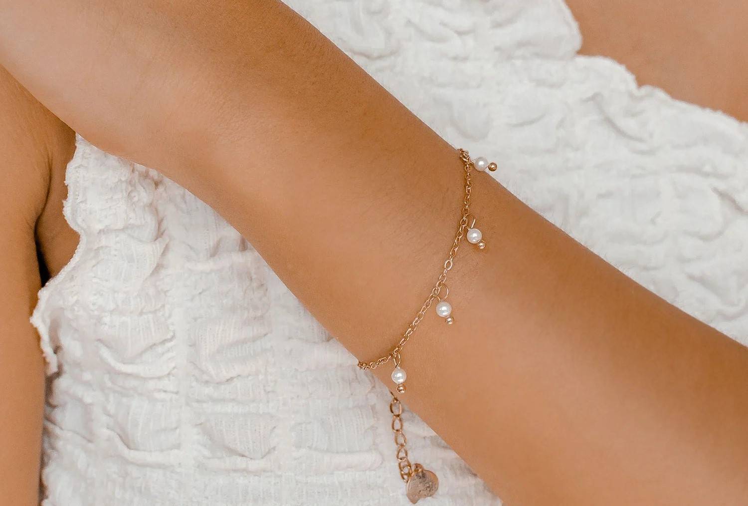 Rose Gold Bracelets : Wrap Your Wrist in Elegance