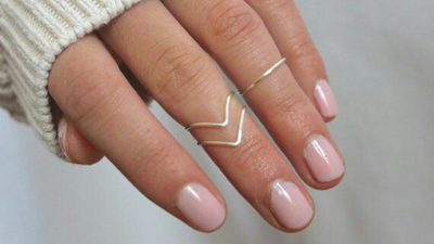 How to wear stackable rings