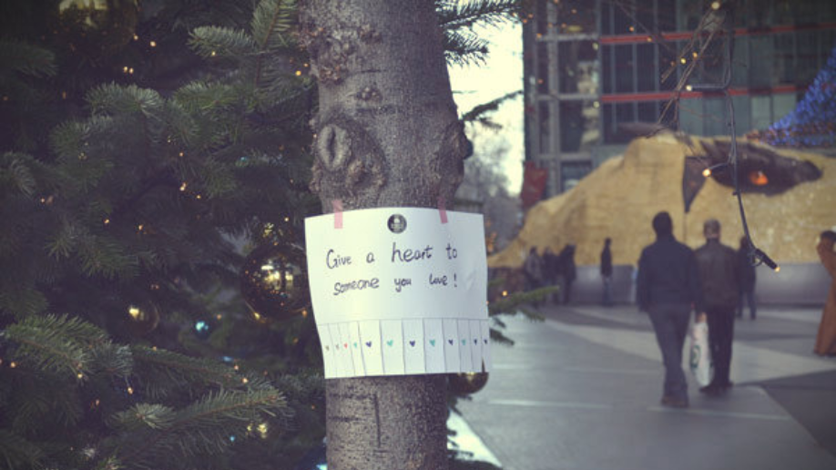 Spread Happiness - Give A Heart To Someone You Love!