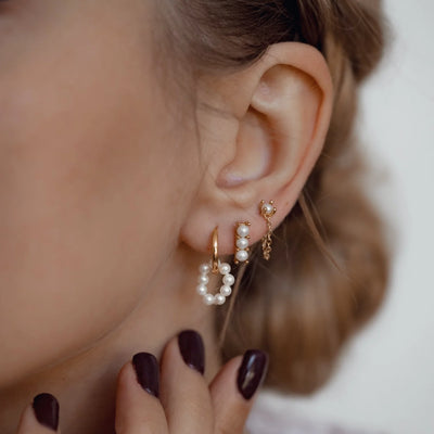 Instagram Worthy: Get Noticed with Modern Pearl Earrings