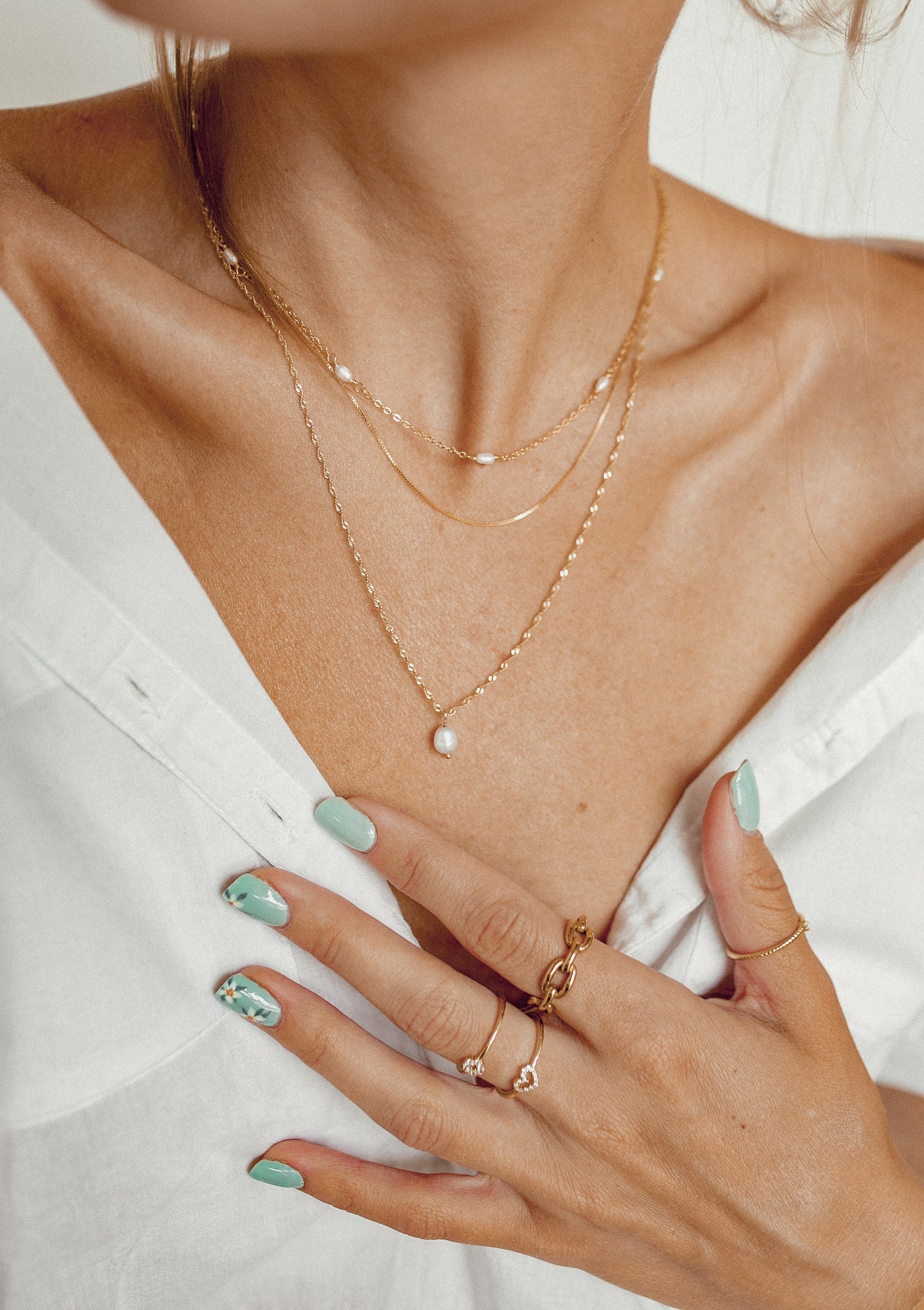 Pearly Disc Layered Chain Necklace Set - New Arrivals