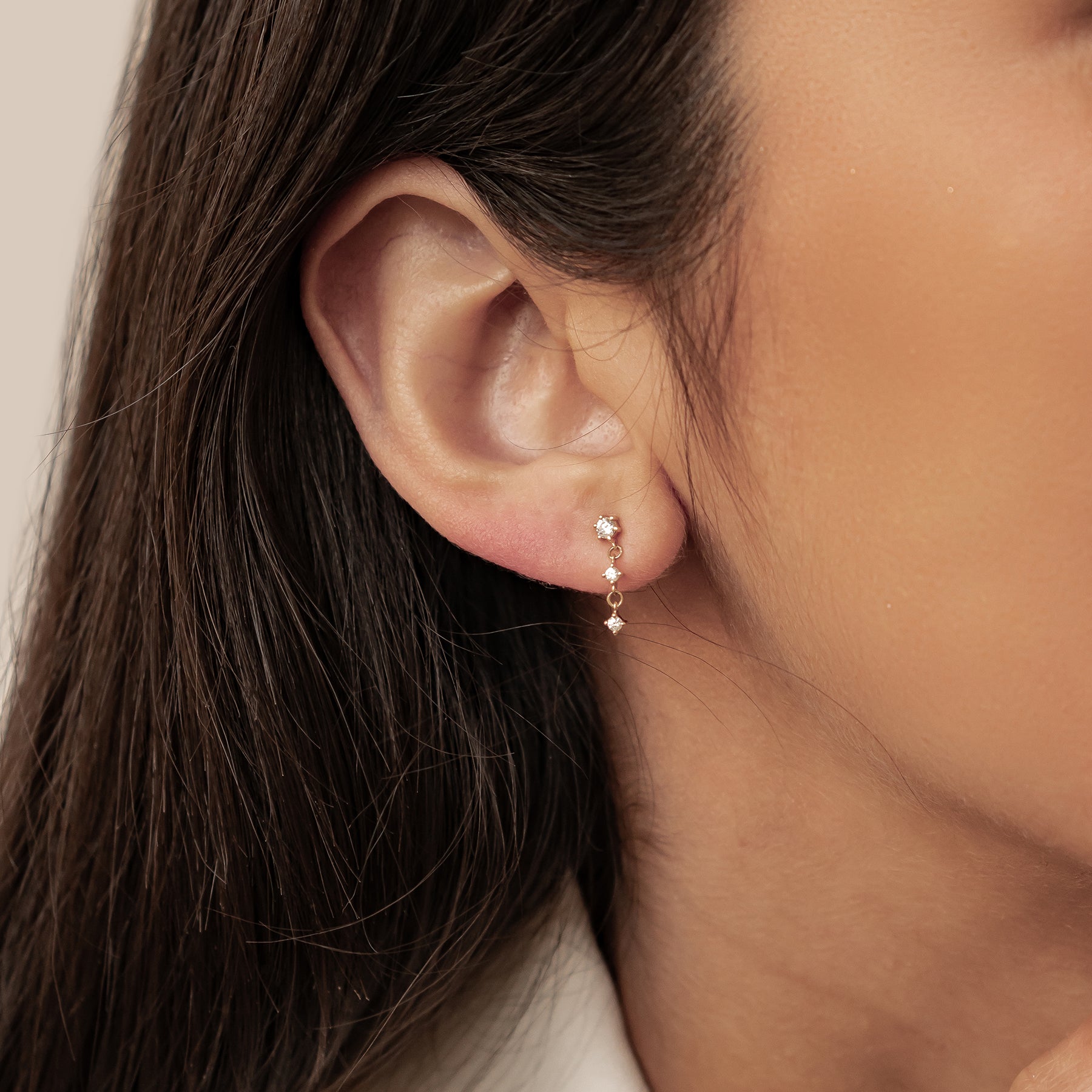 Pendientes Botón Alineación Oro 14K