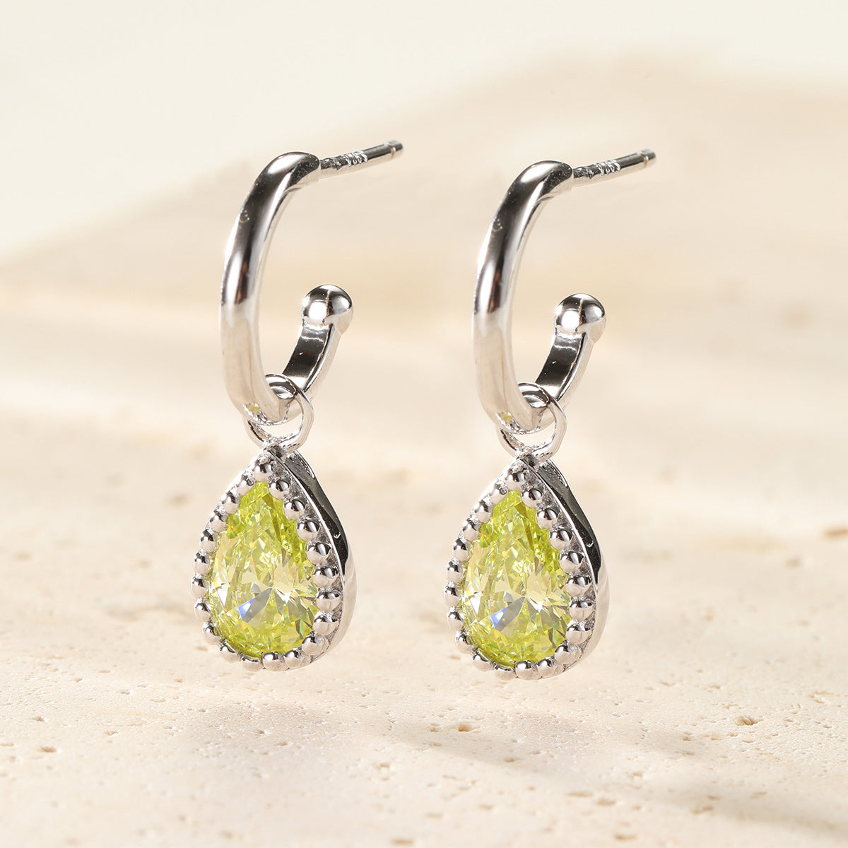 Boucles d’Oreilles Creoles Birthstone Peridot Aout Sterling Argent