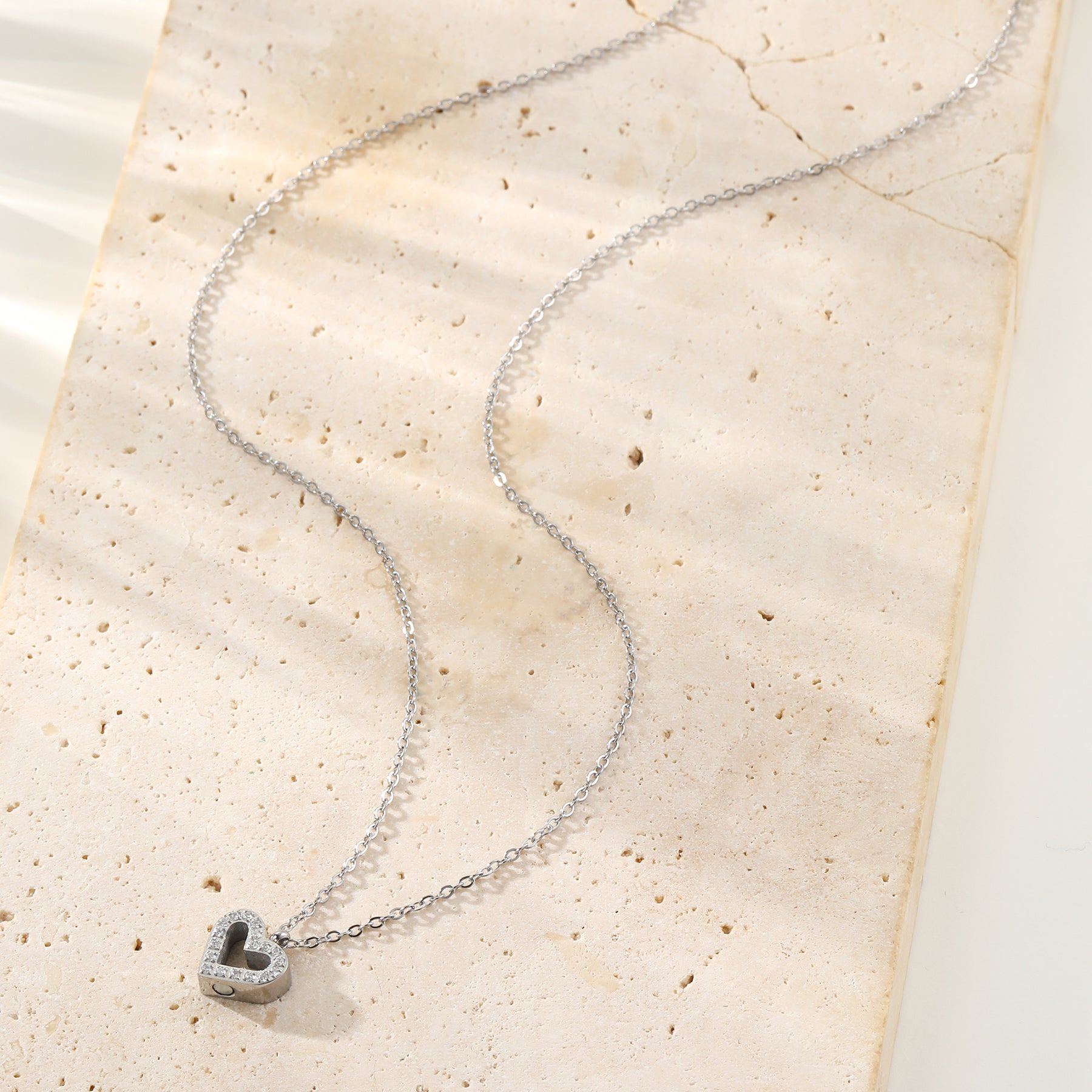 Collar Bond Heart Crystal – Waterproof