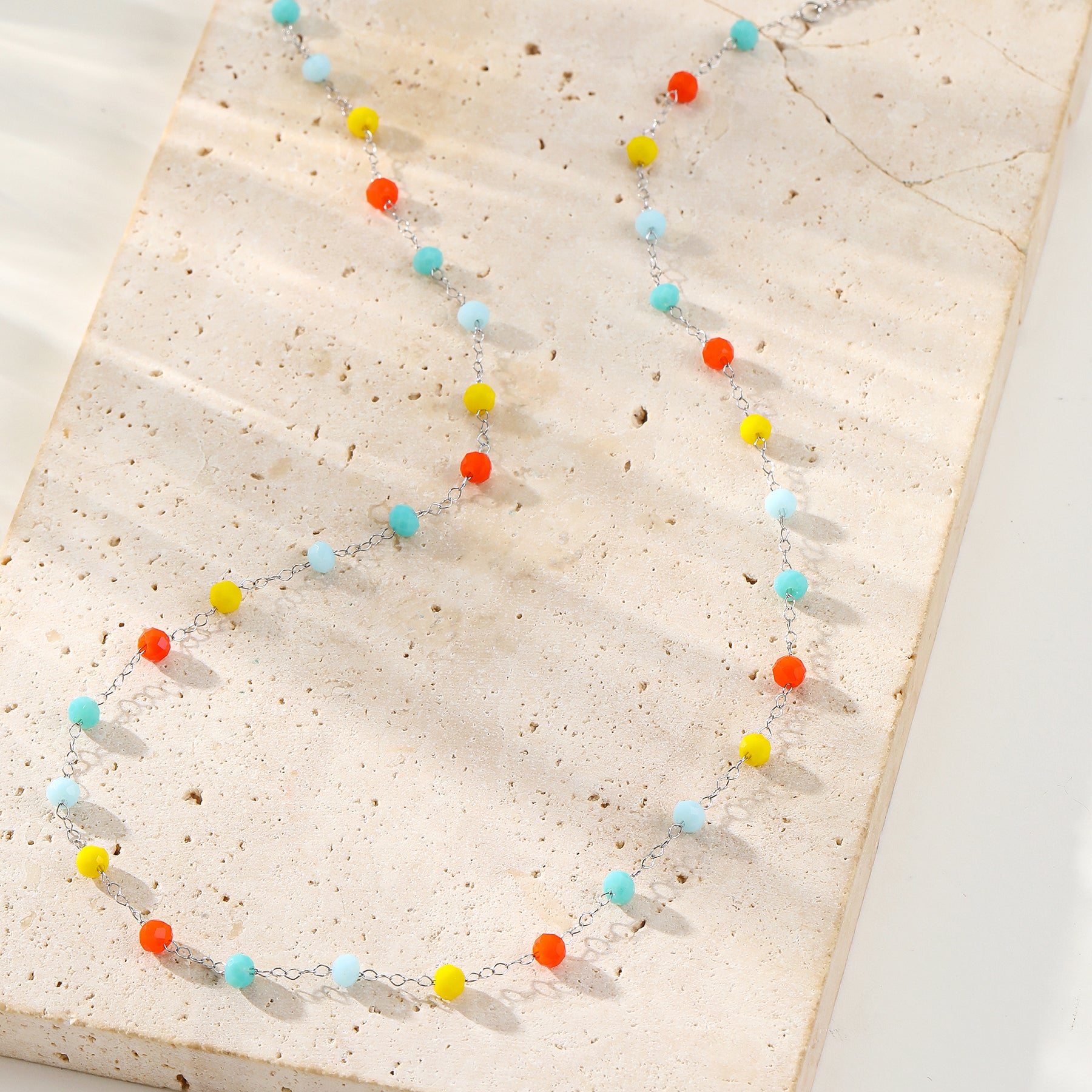 Bunte Perlenkette – Wasserfest