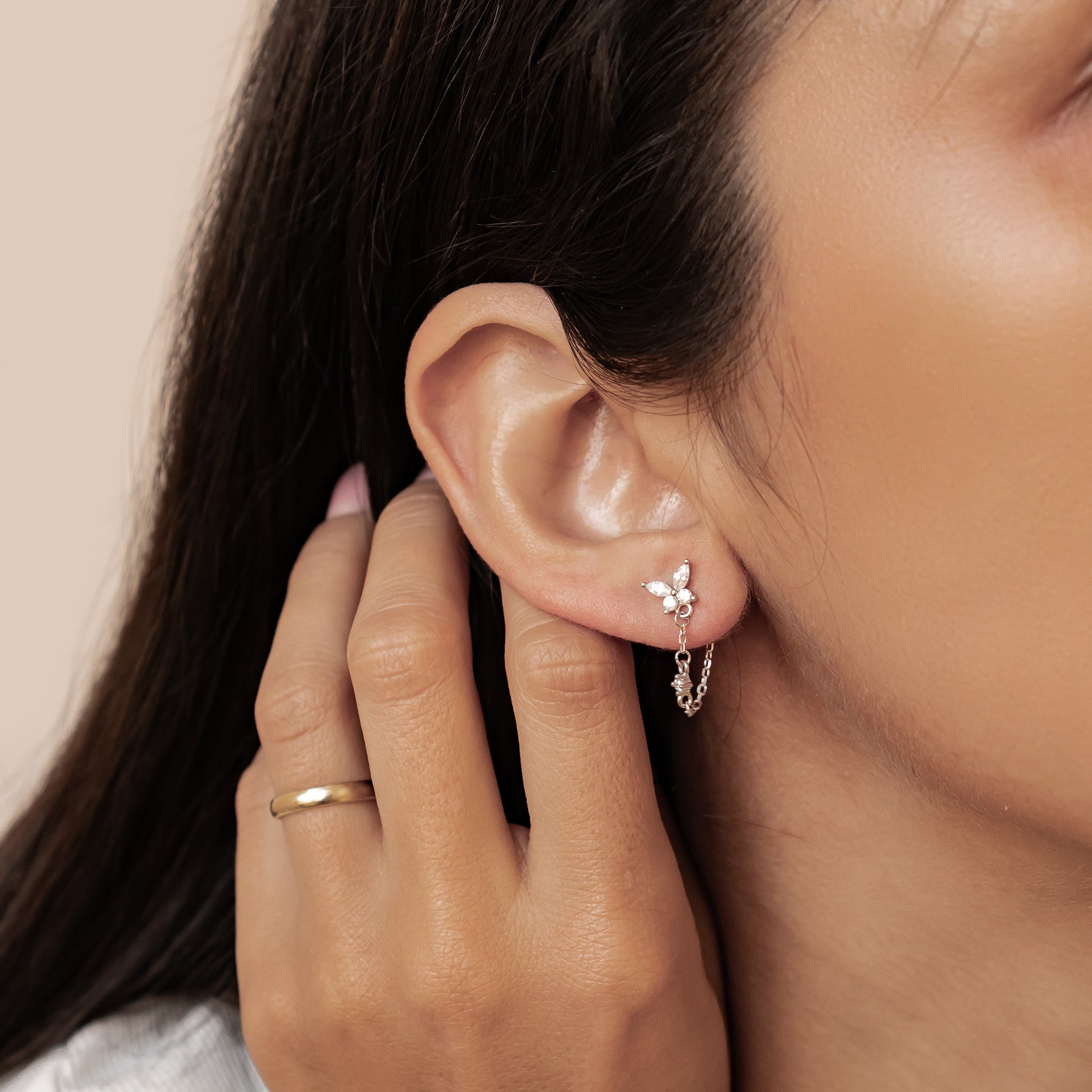 Schmetterlingsblüten-Ohrringe mit Ketten – Sterling Silber