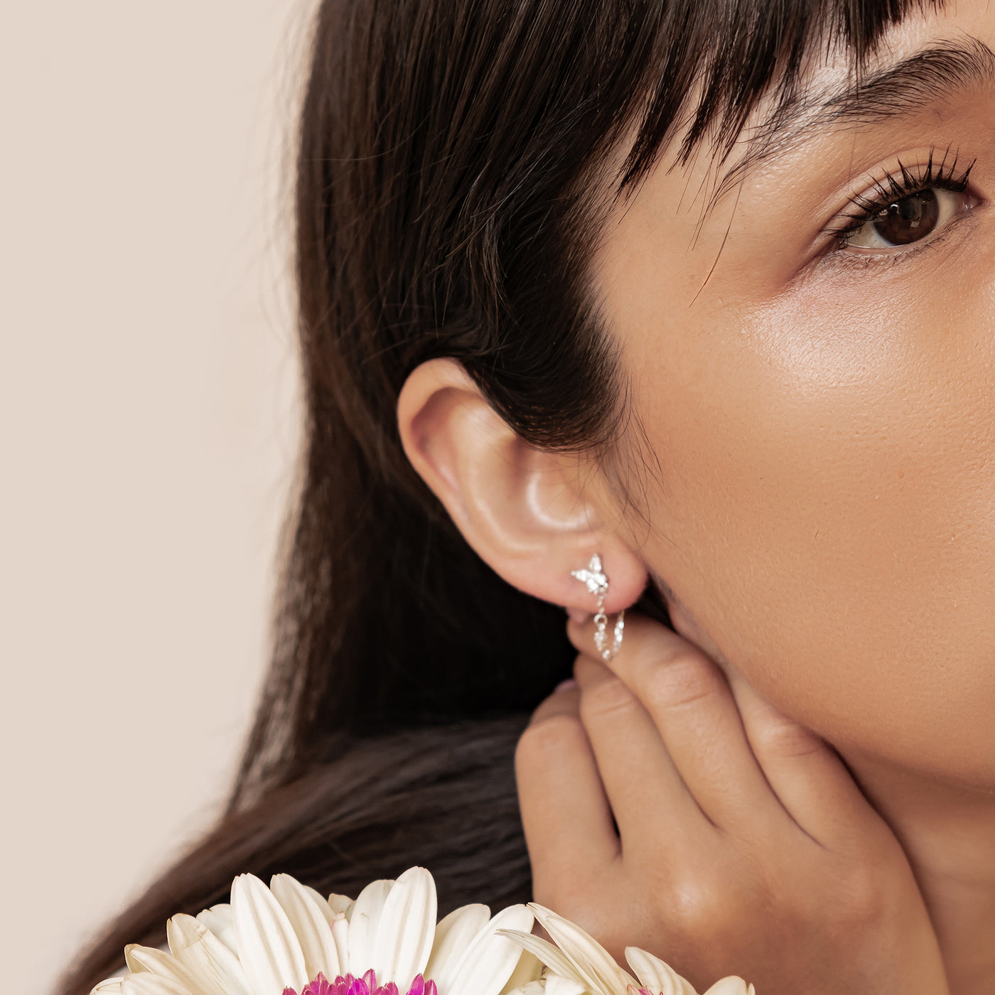 Schmetterlingsblüten-Ohrringe mit Ketten – Sterling Silber