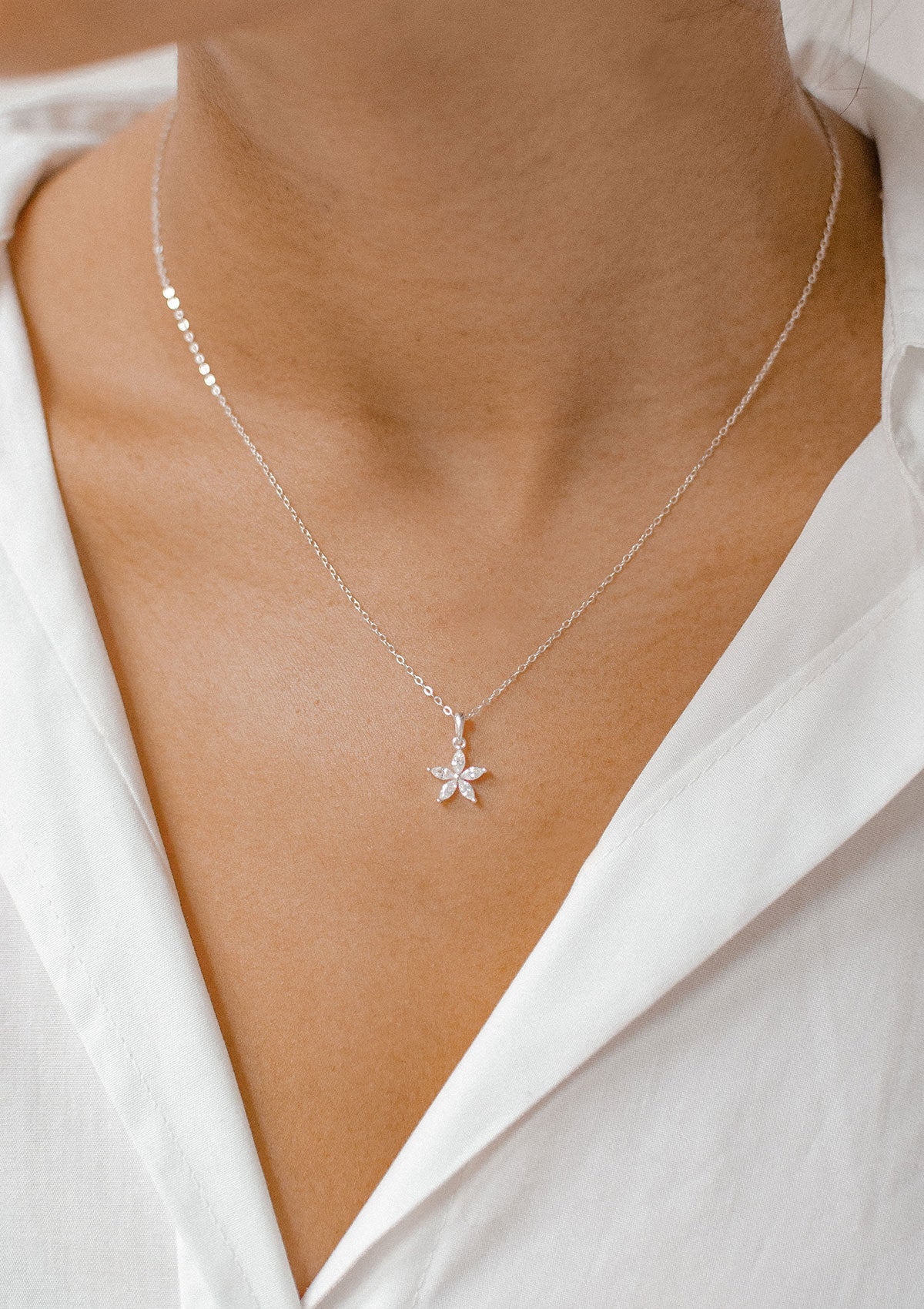 Gänseblümchen Kette mit Schmucksteinen Sterlingsilber