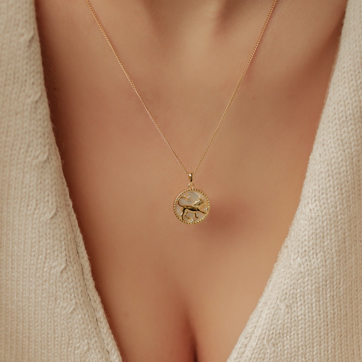 Collier pendentif zodiaque Lion