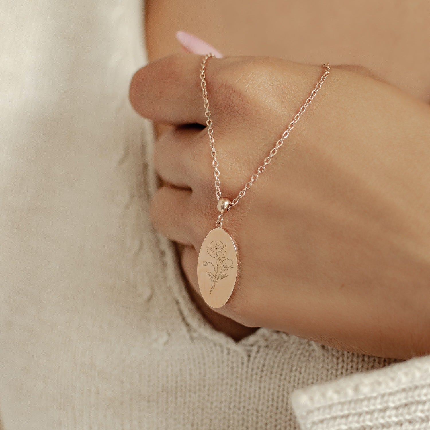 Pendentif Oval Fleur de Naissance