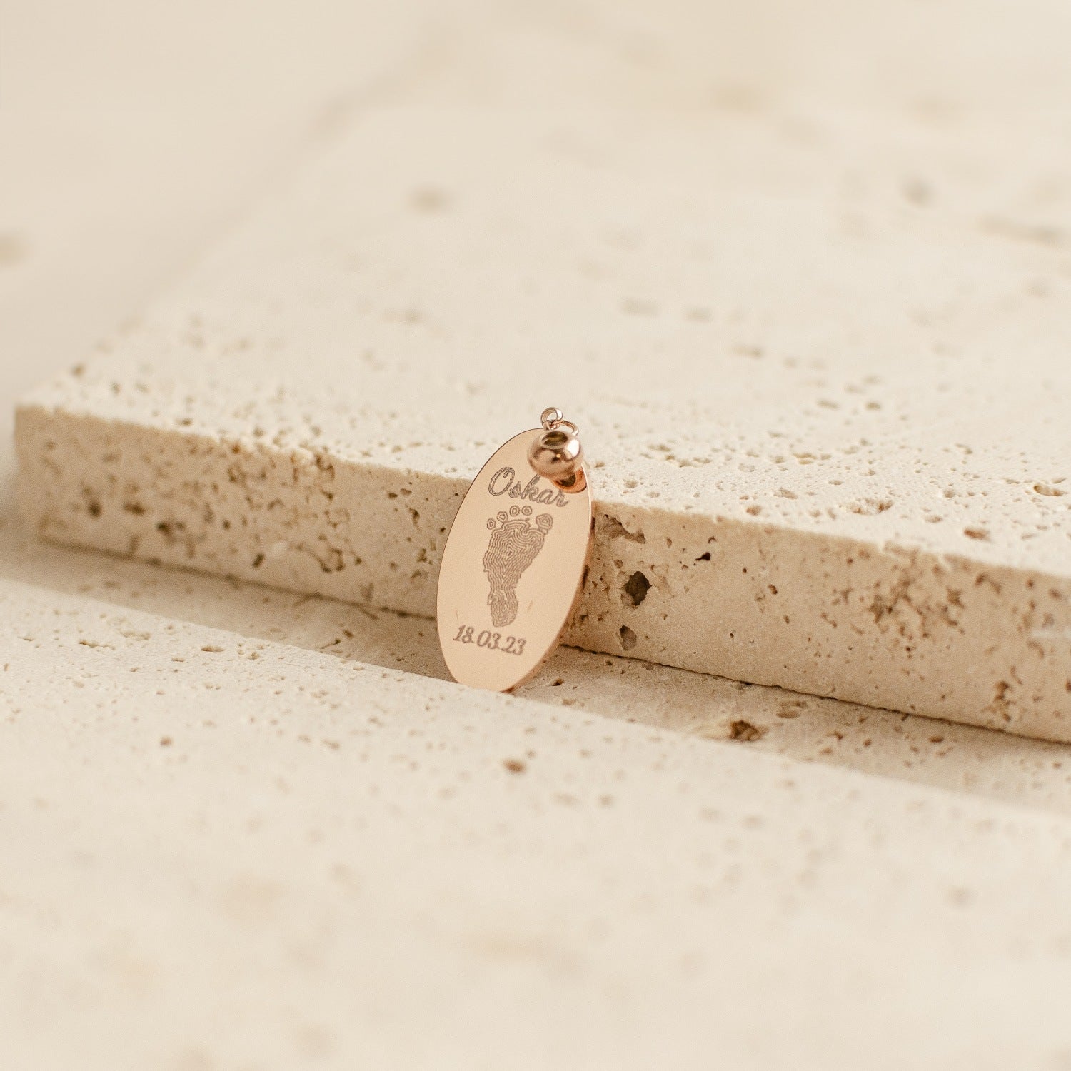 Collier Gravé de Main ou d’empreinte de Pied