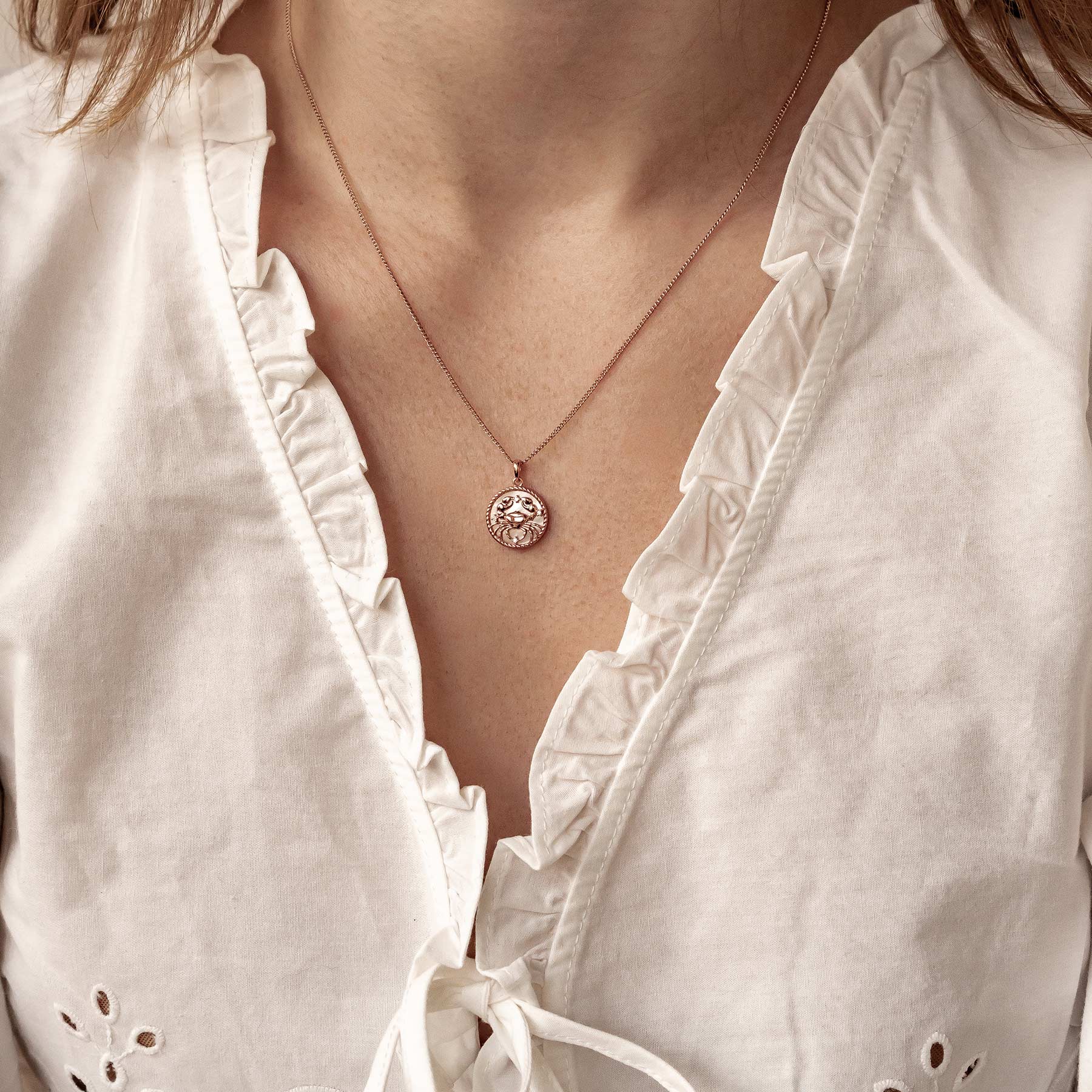 Collier pendentif zodiaque Cancer