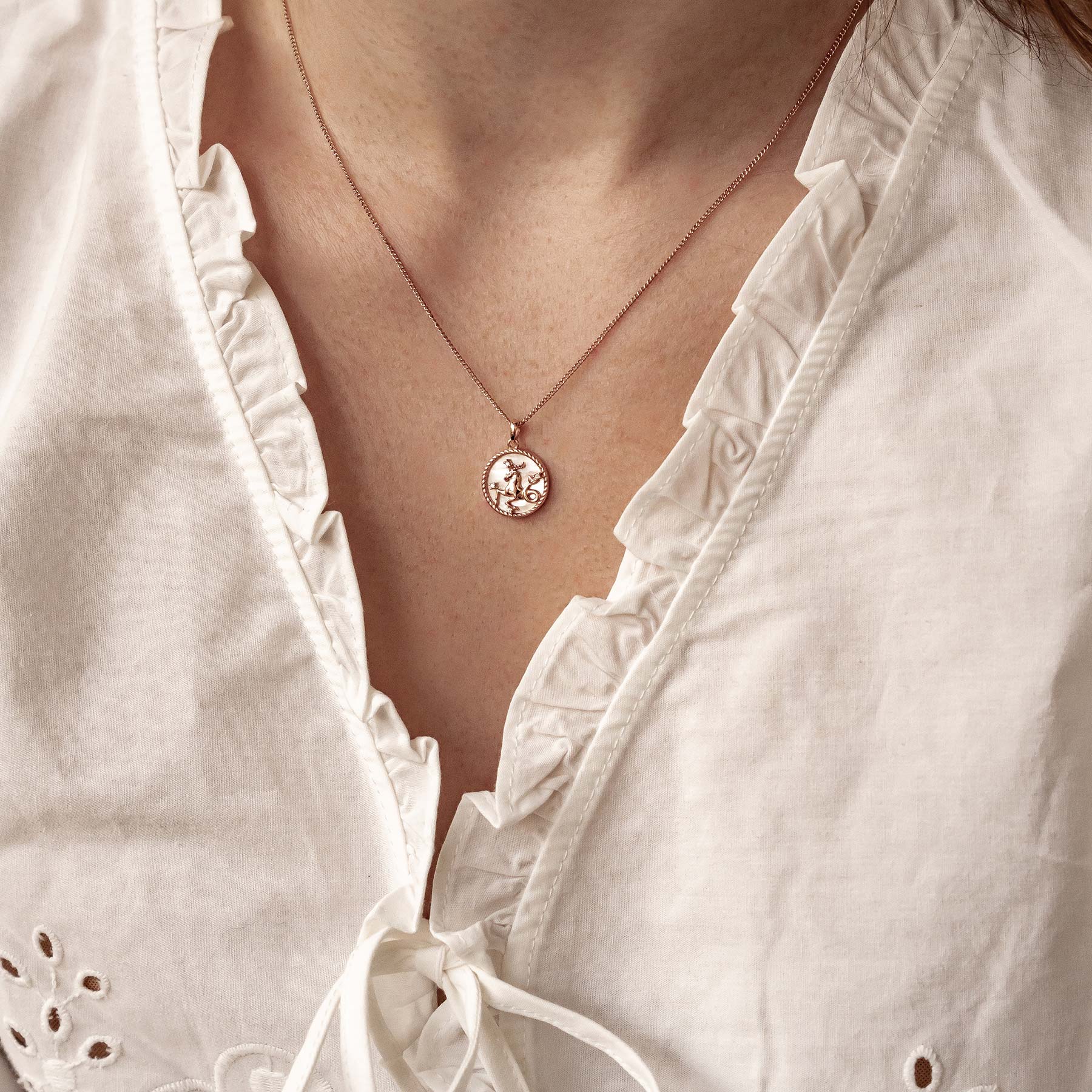 Collier pendentif zodiaque Capricorne