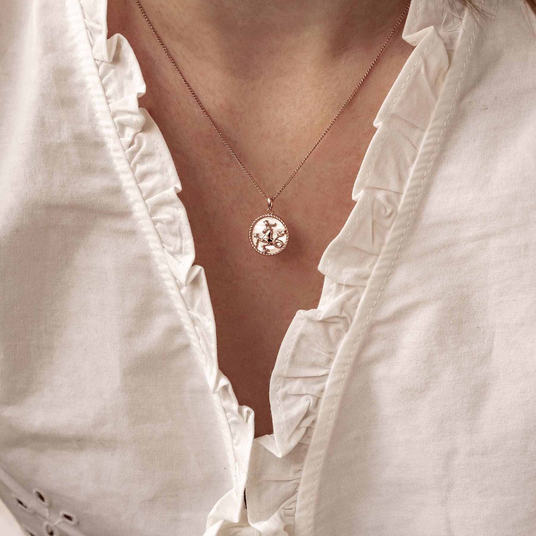 Collier pendentif zodiaque Capricorne