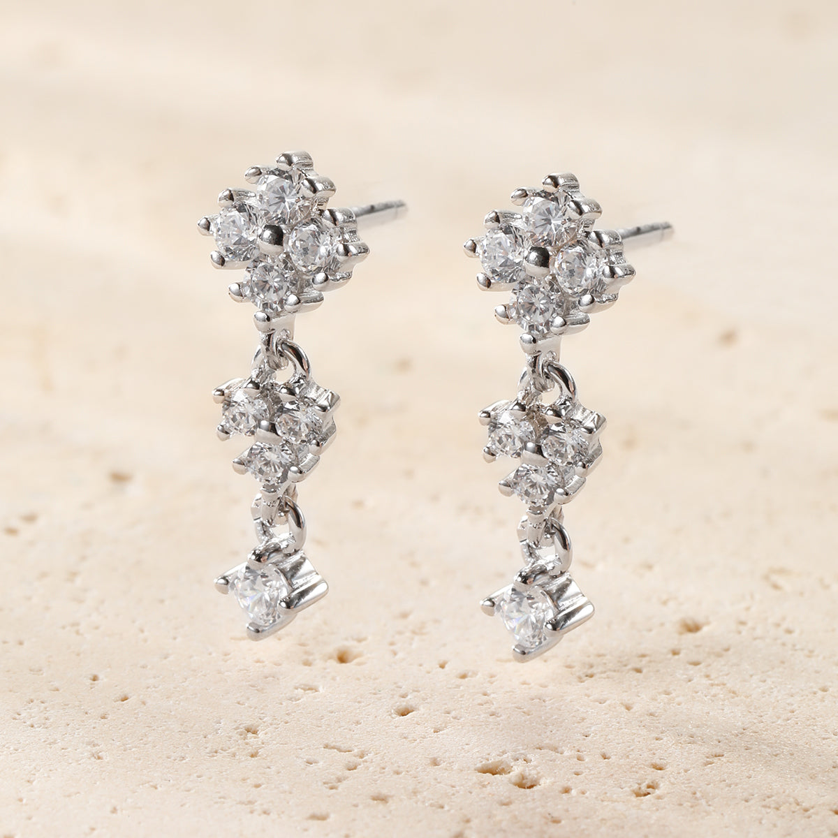 Pendientes Colgantes Florales en Cascada Plata de Ley 925