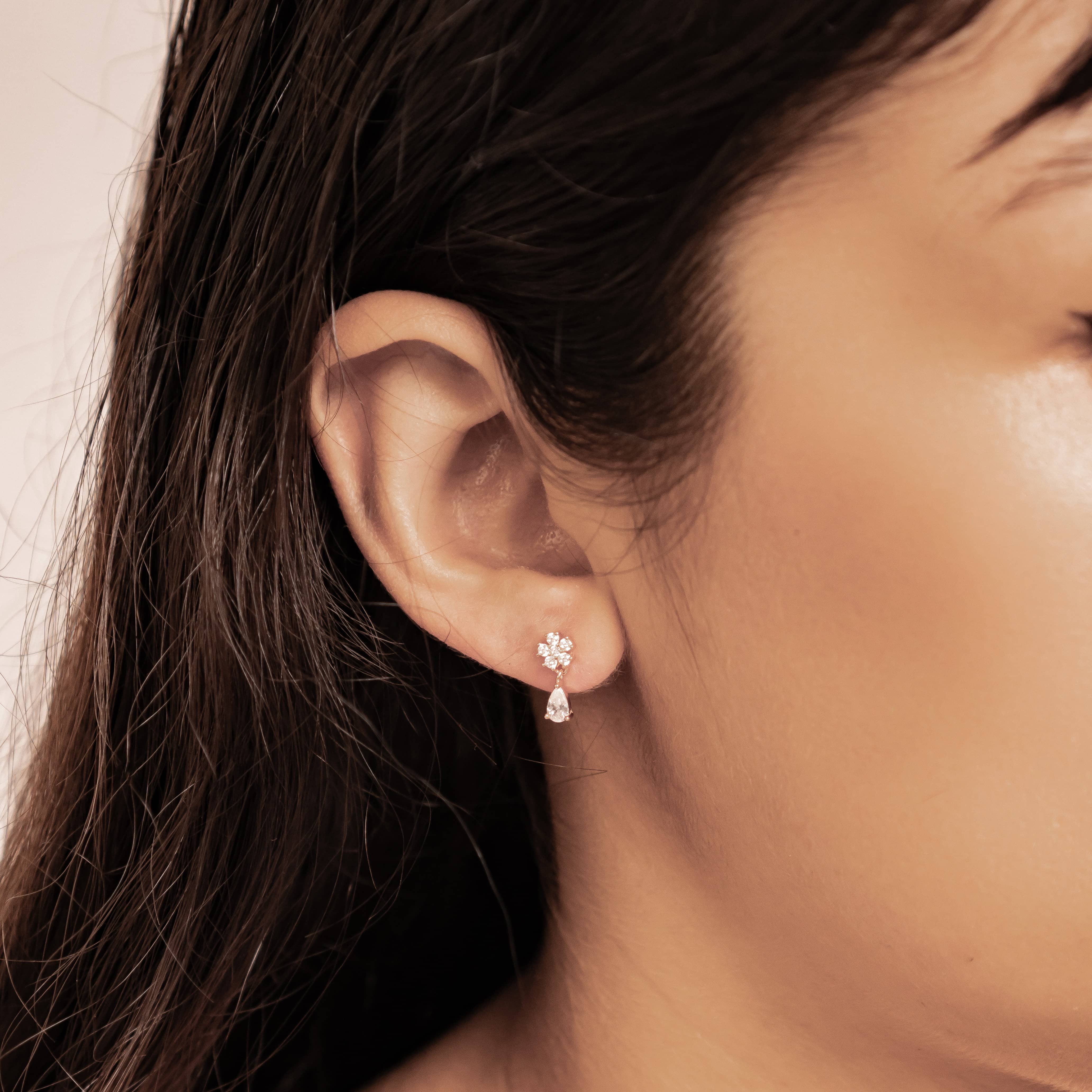 Hängende Blüten-Ohrstecker aus Sterlingsilber