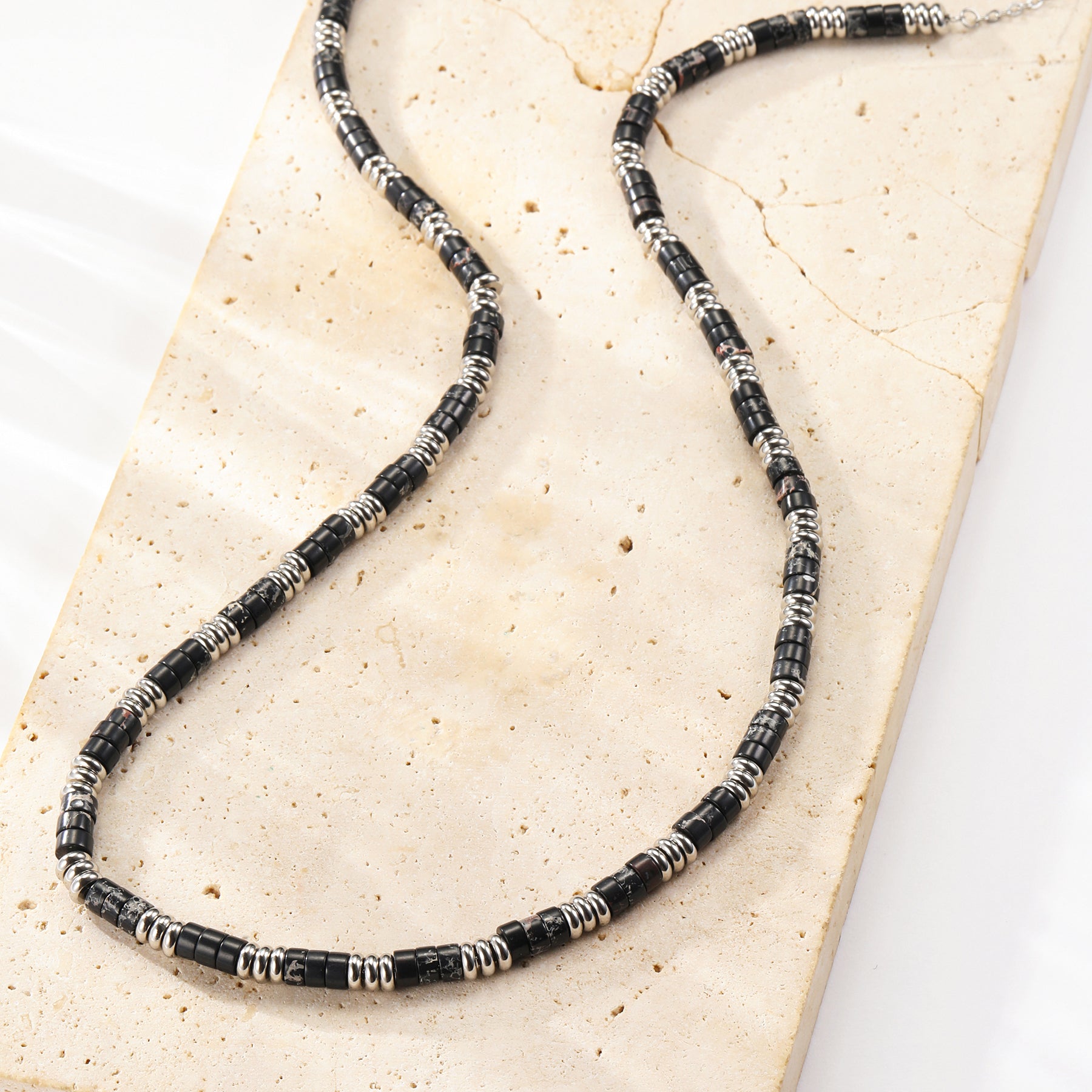Collar Cuentas Negras Chunky Waterproof