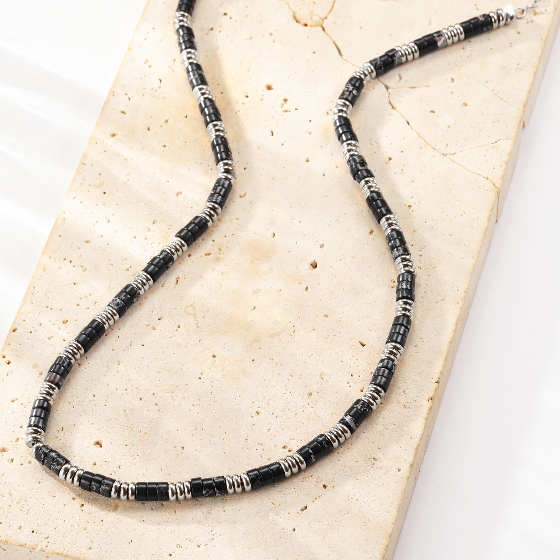 Collar Cuentas Negras Chunky Waterproof