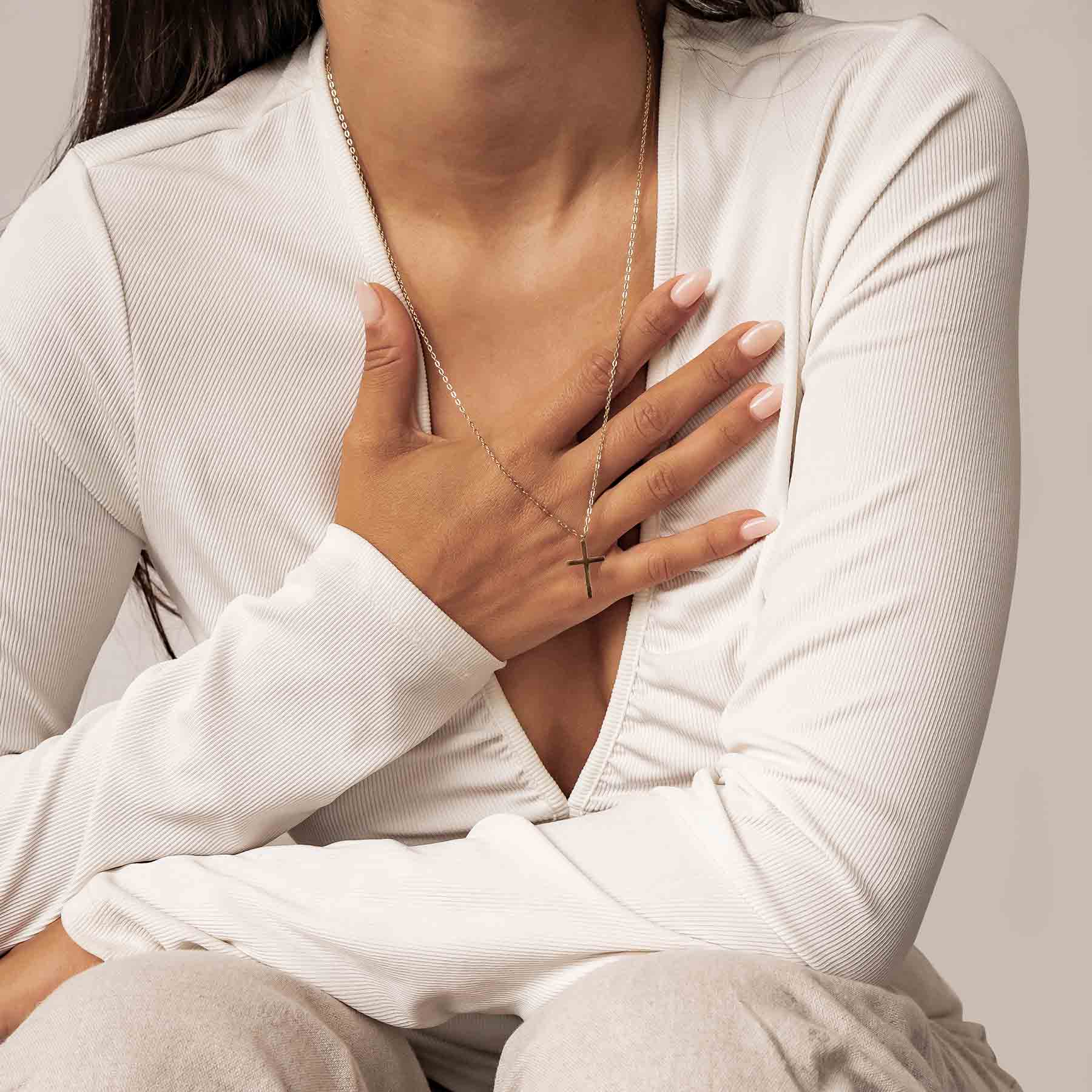 Cross Pendant Necklace Gold