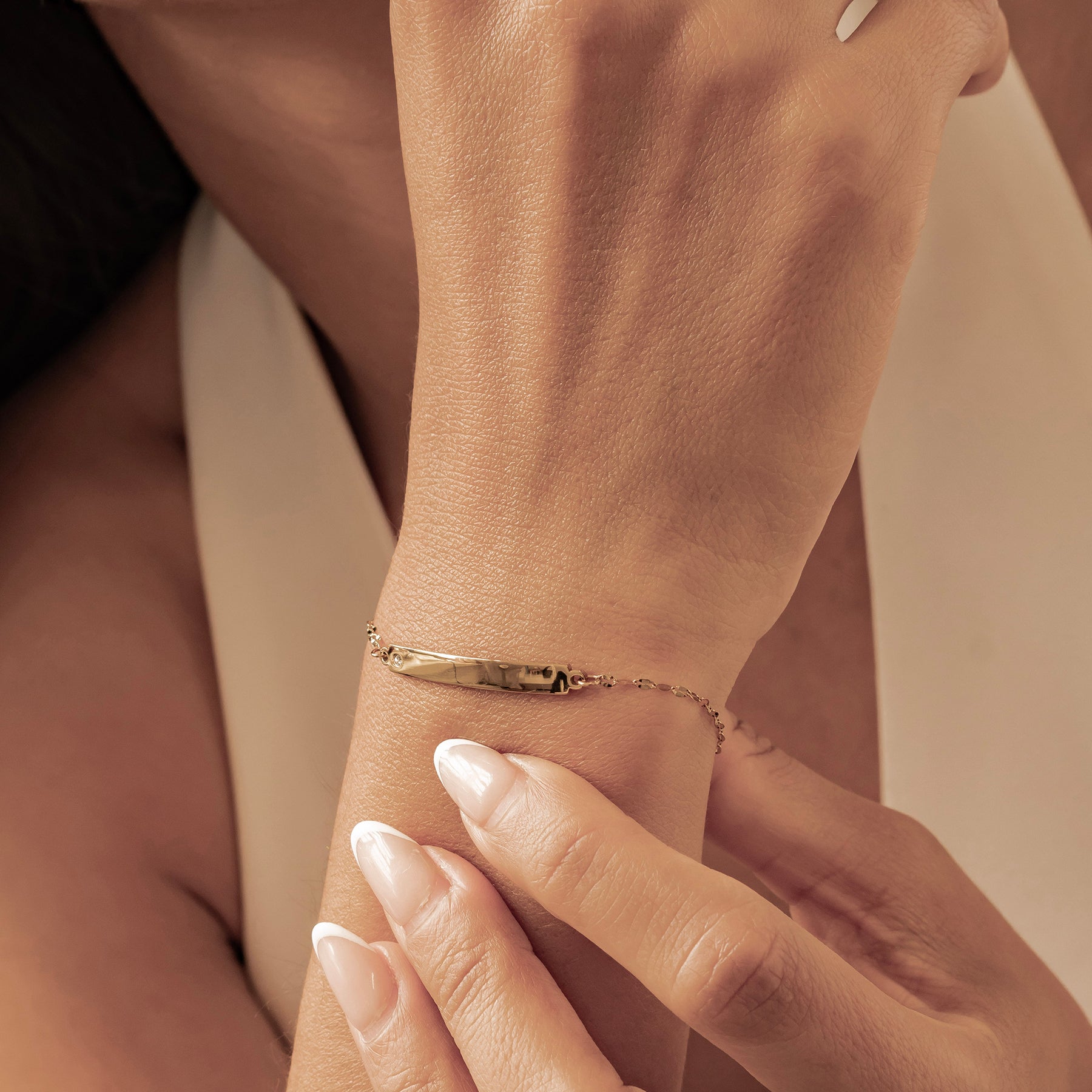 Crystal Bar Rolo Chain Bracelet Waterproof