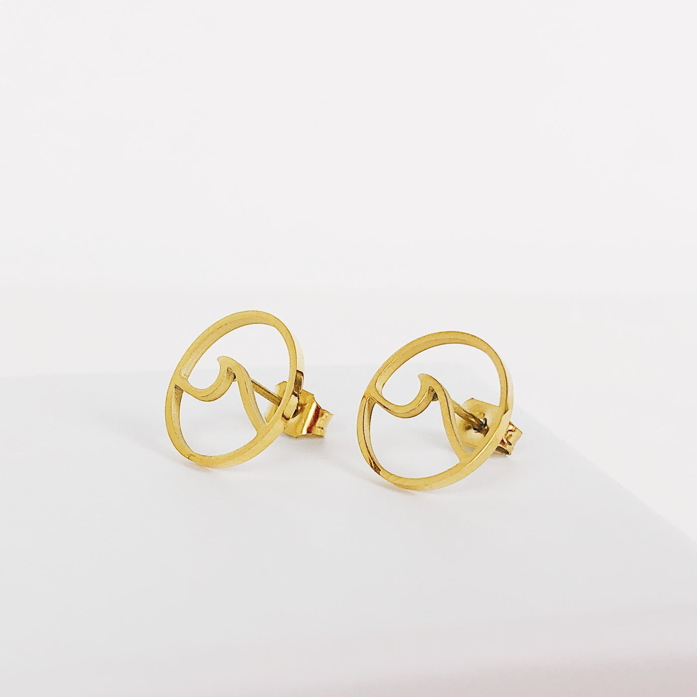 Offen Kreis Ohrstecker Welle in Goldfarbe