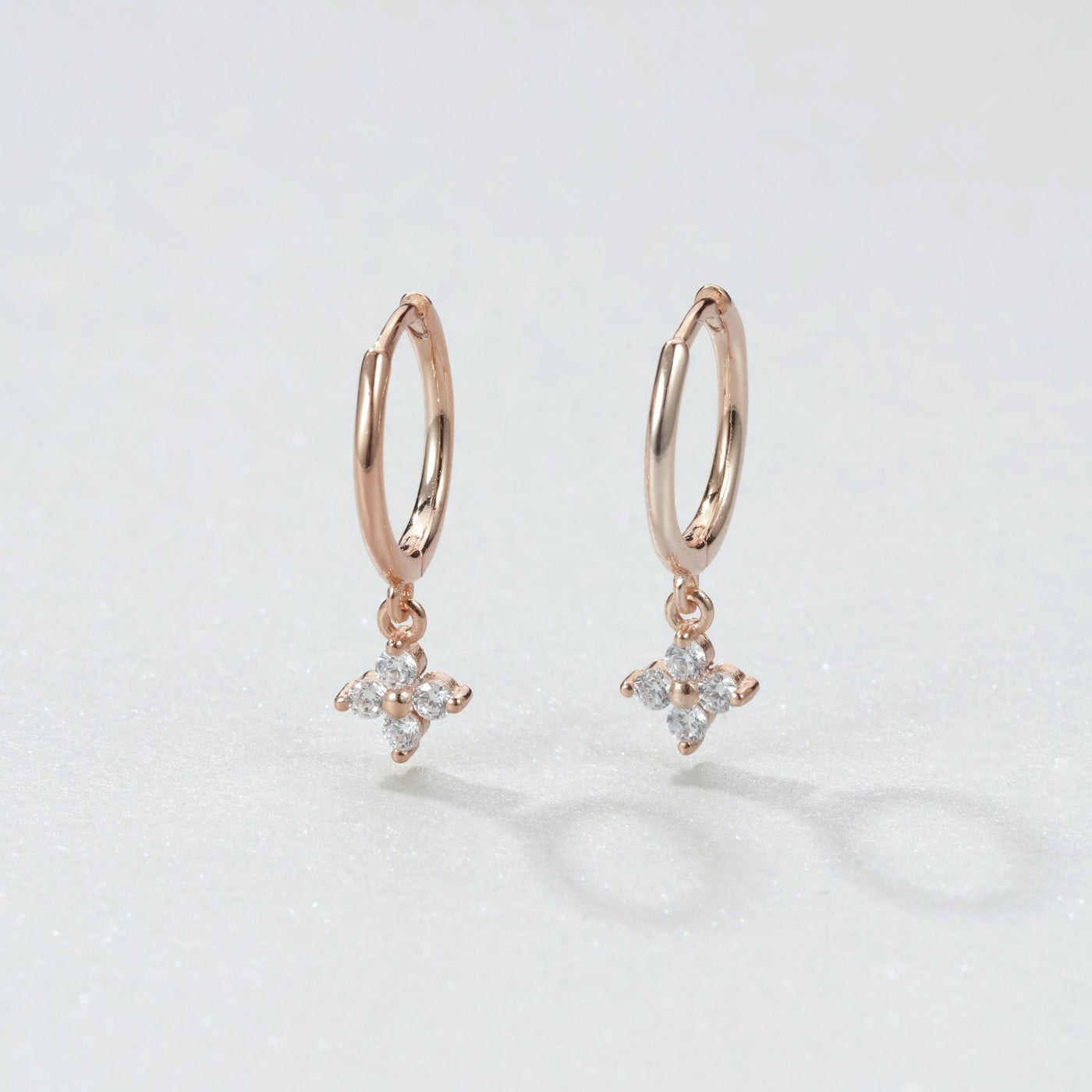 Pendientes Huggie con Gema de Plata de Ley 925
