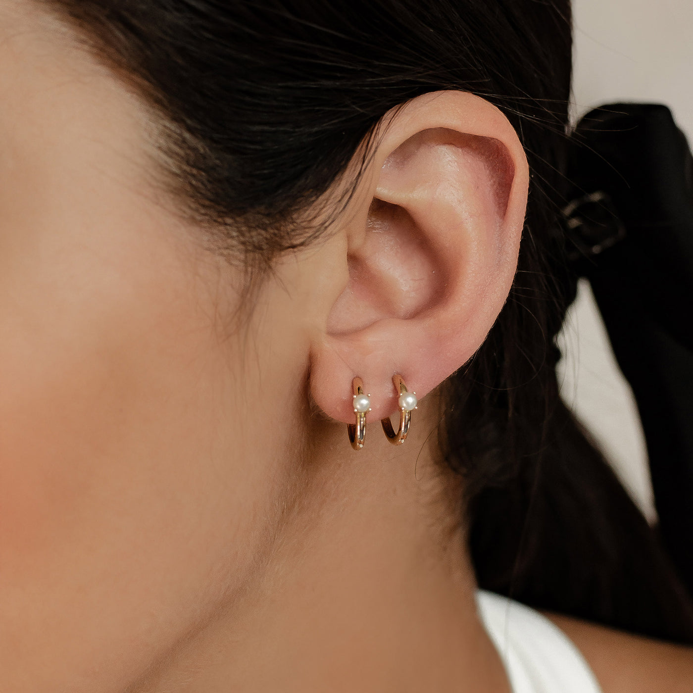 Boucles d'oreilles Huggie Perle Nouveaux Départs Huggie en Or Massif 14 CT