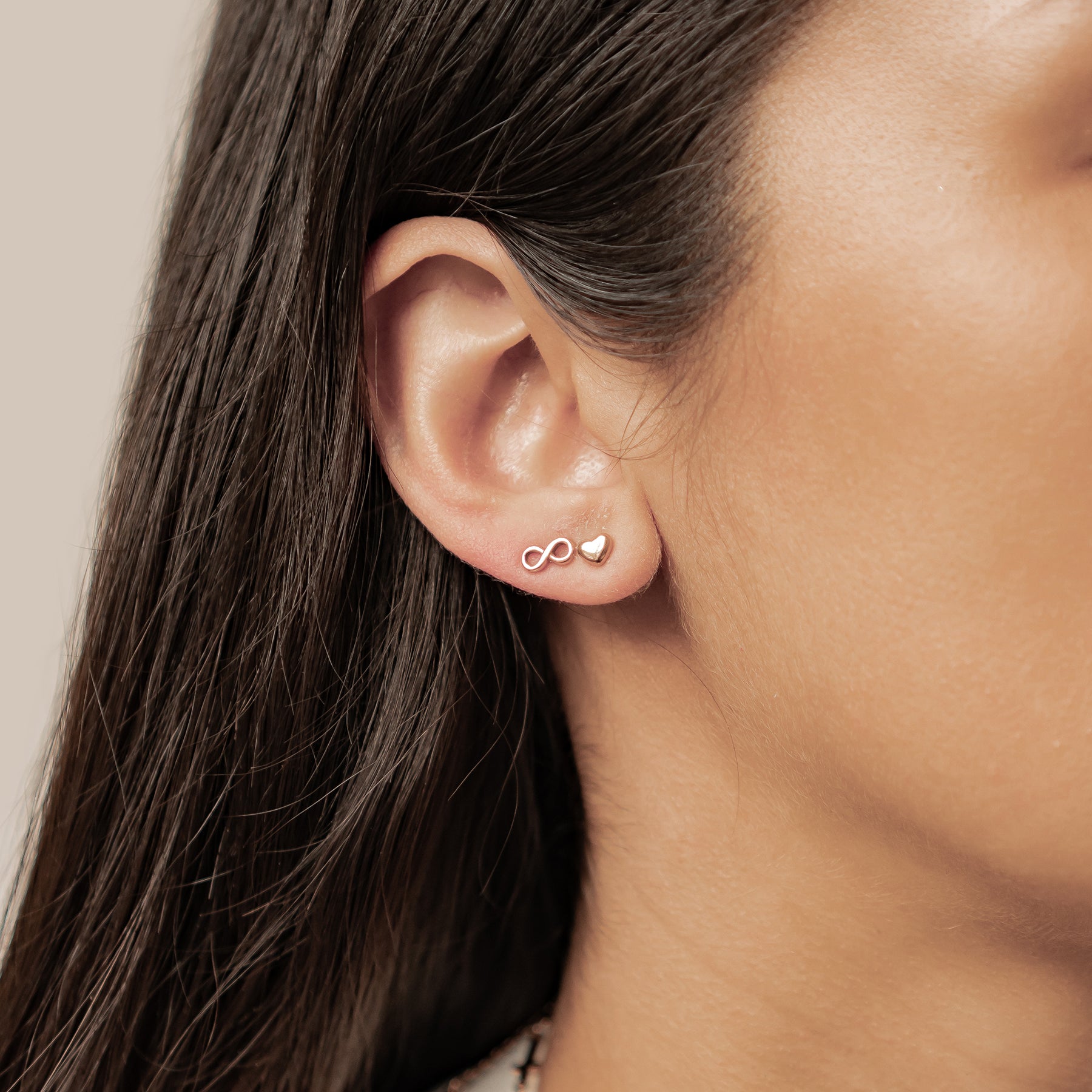 Pendientes Corazón Infinity Delicados – Waterproof