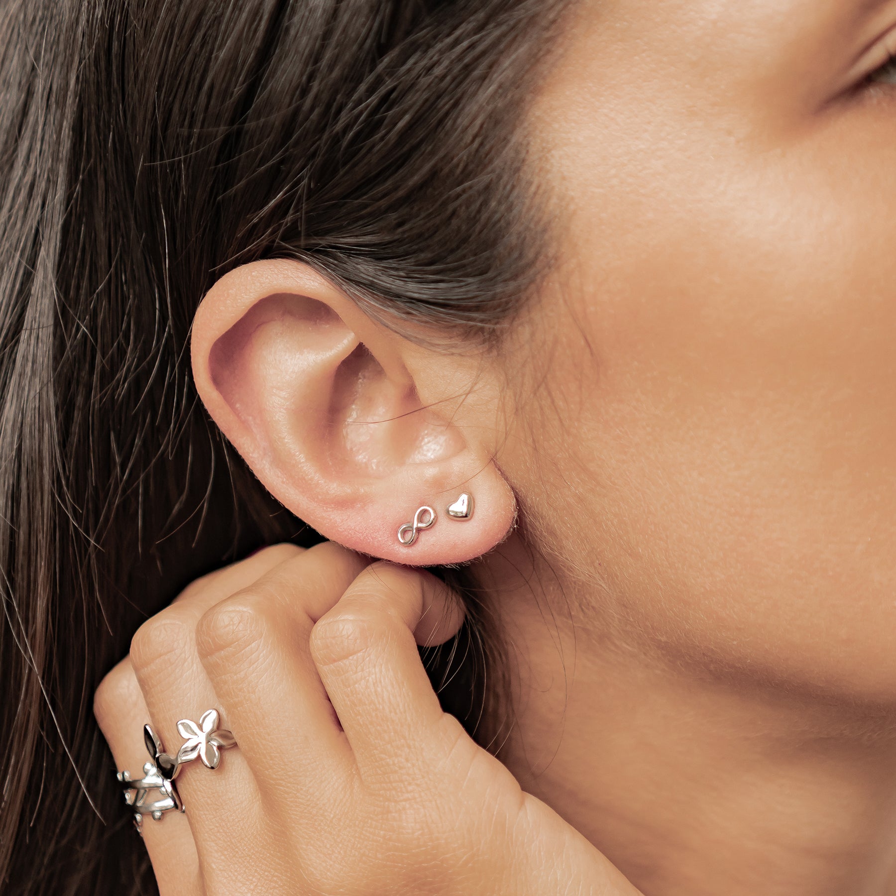 Pendientes Corazón Infinity Delicados – Waterproof