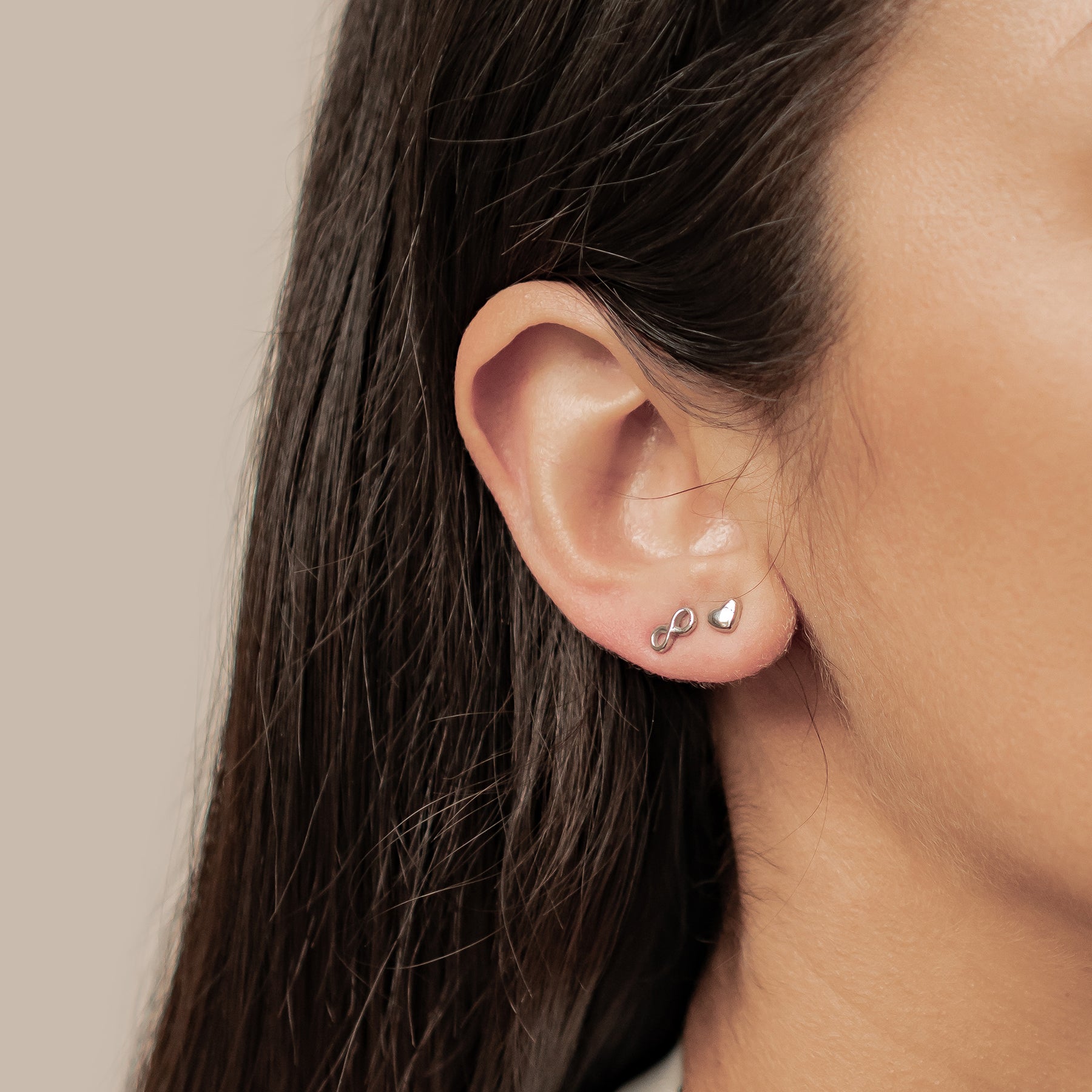 Pendientes Corazón Infinity Delicados – Waterproof