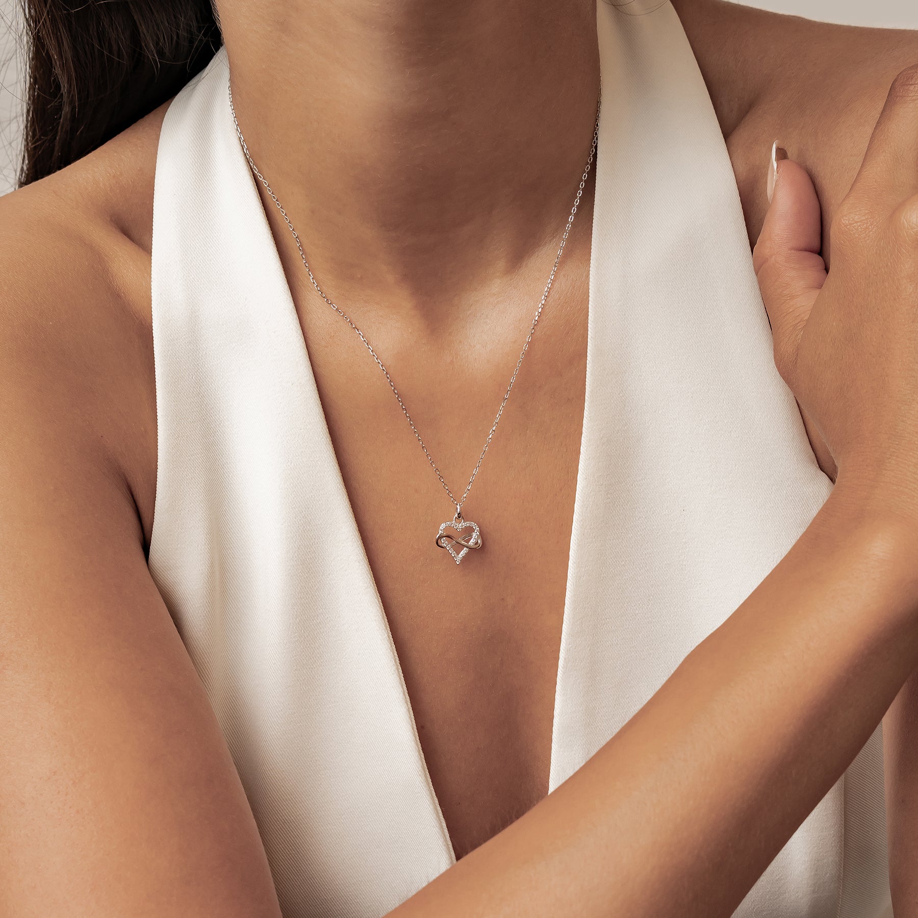 Zarte Endless Love Halskette aus 925 Sterling Silber