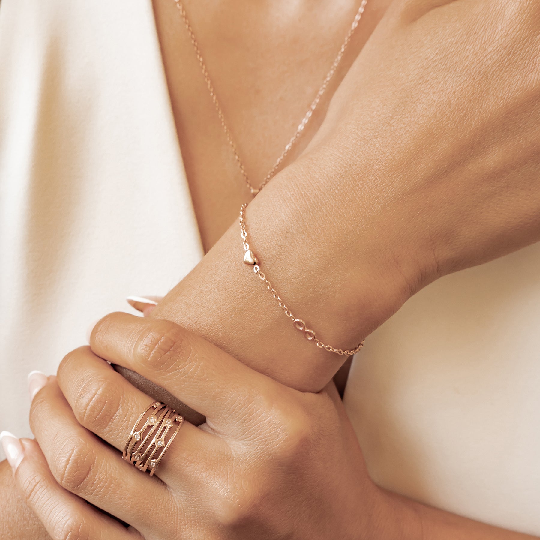 Pulsera Corazón Infinity Delicada – Waterproof