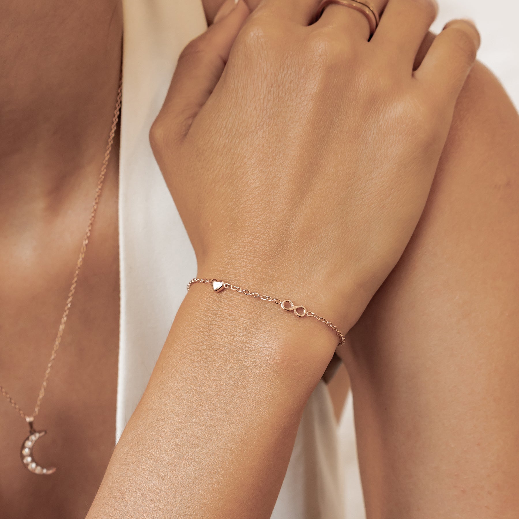 Pulsera Corazón Infinity Delicada – Waterproof